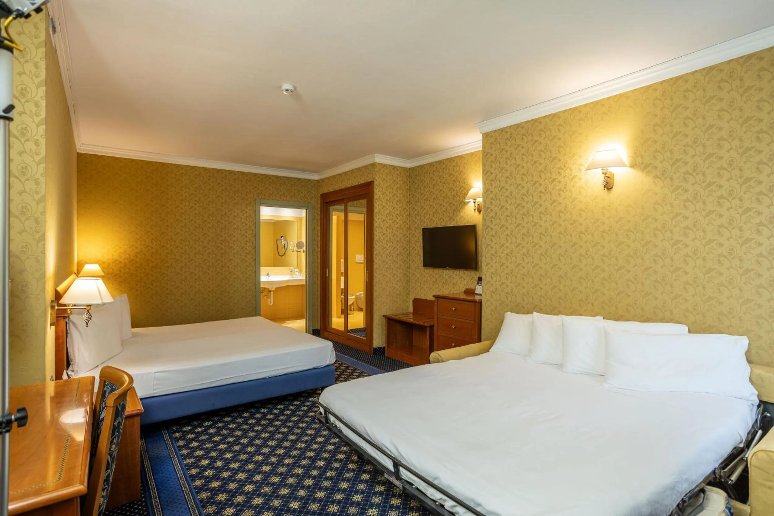 Bedroom, Bed in Hotel Ovest