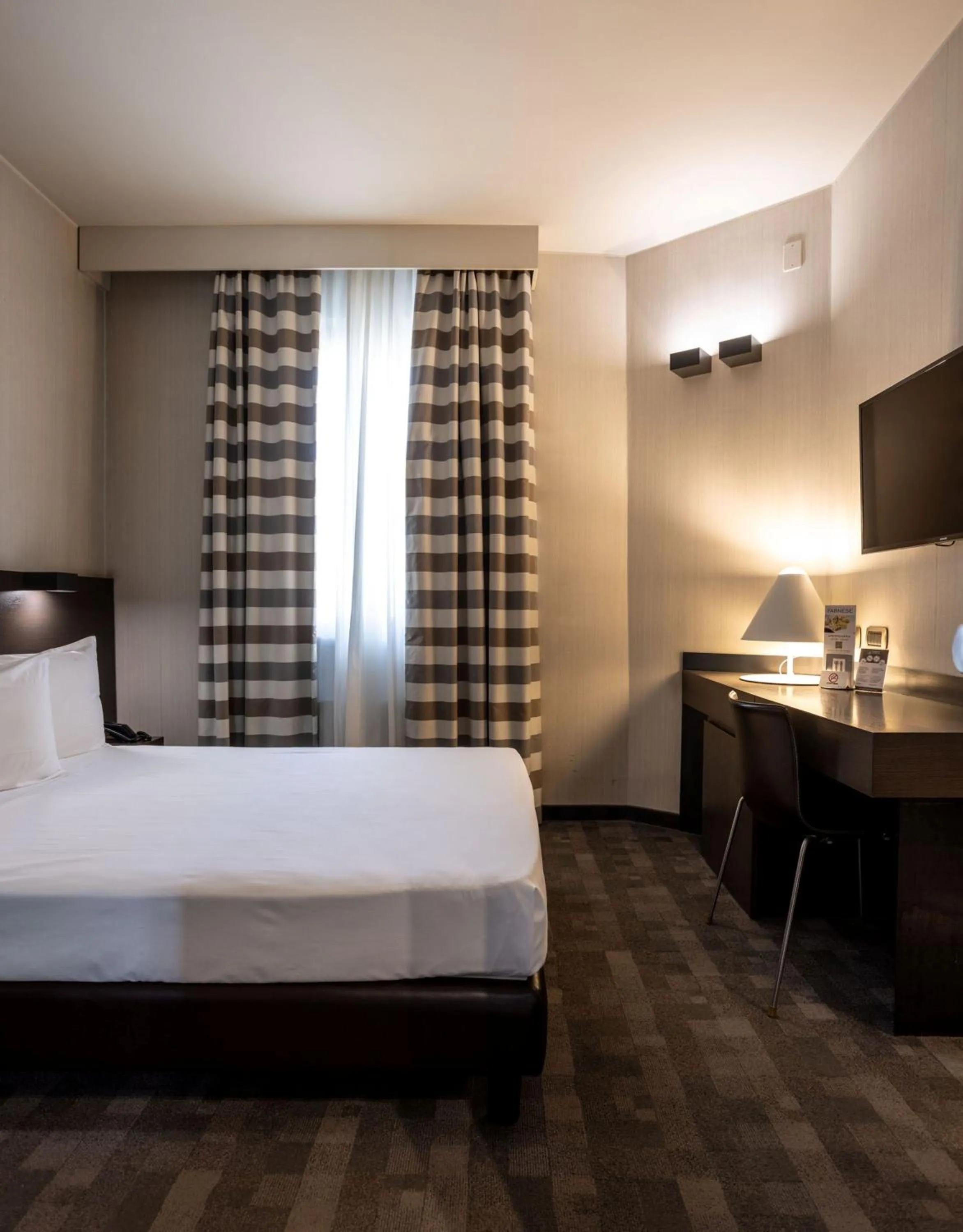 Bedroom, Bed in Hotel Ovest