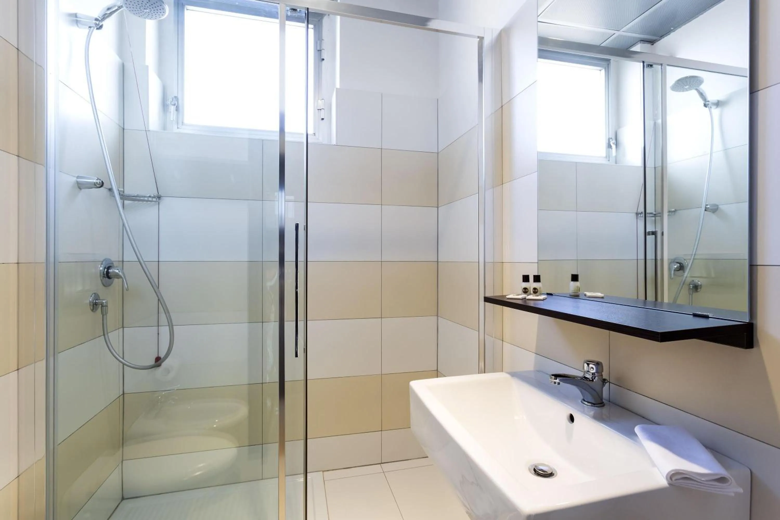 Bathroom in B&B Hotel Firenze Nuovo Palazzo Di Giustizia