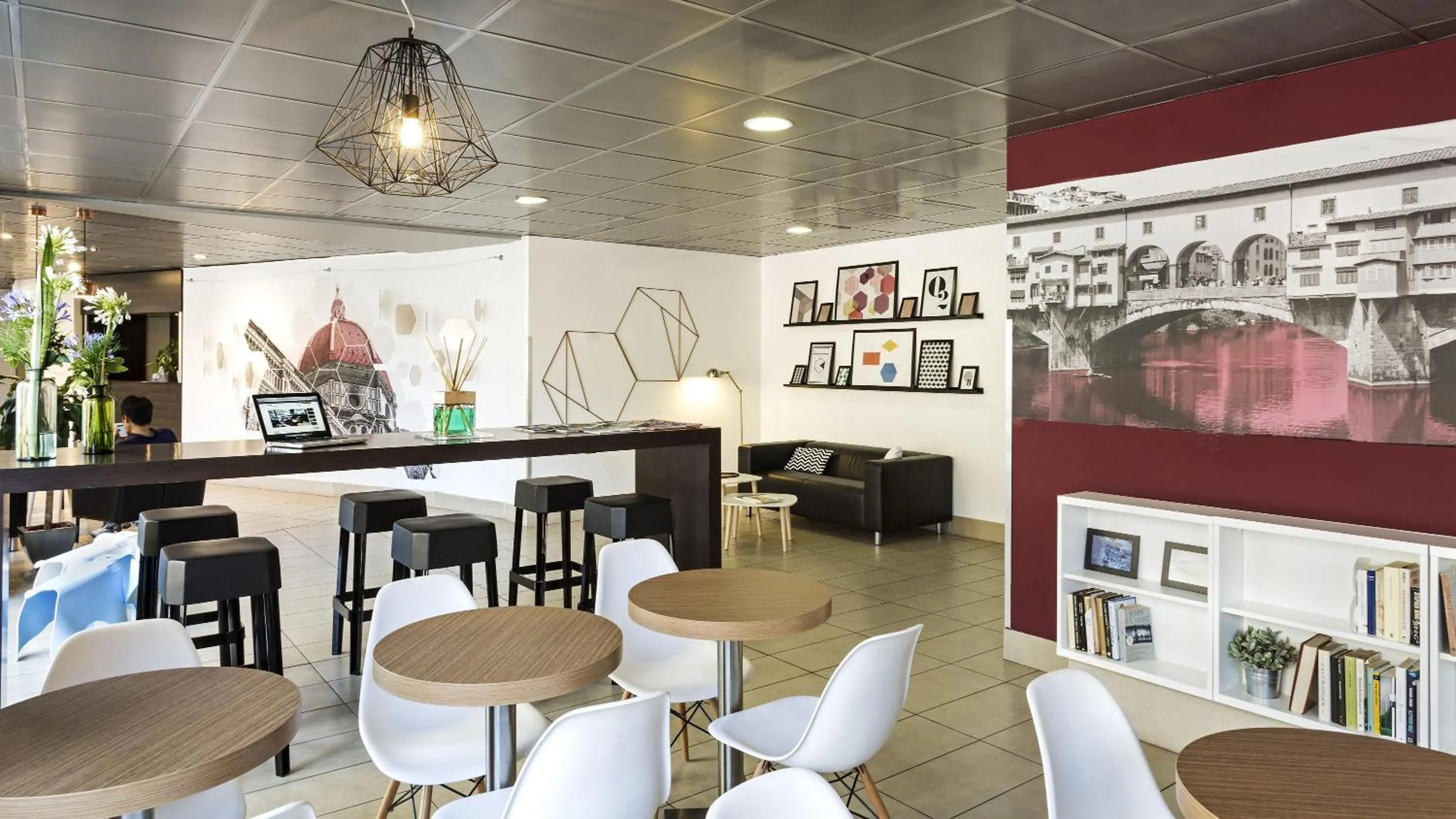 Lounge or bar in B&B Hotel Firenze Nuovo Palazzo Di Giustizia