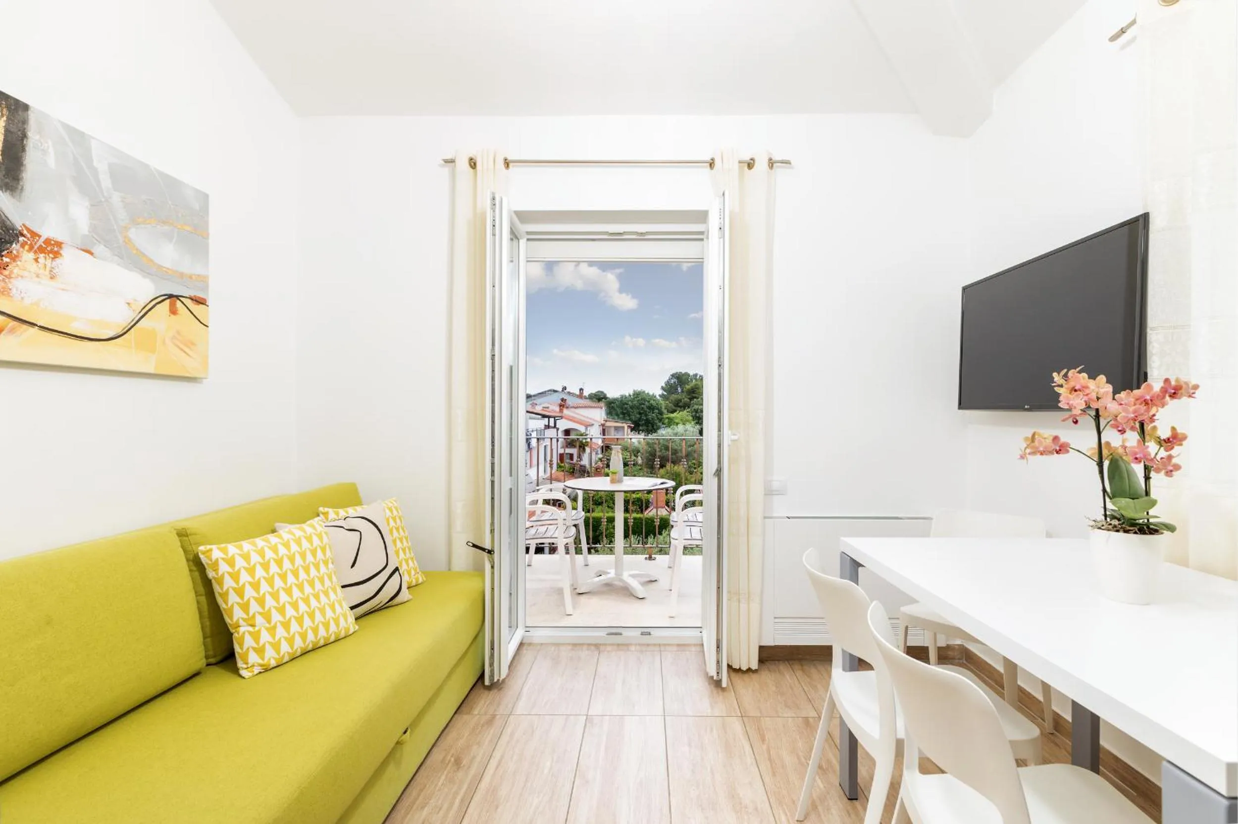 TV and multimedia in Apartments Villa Nina