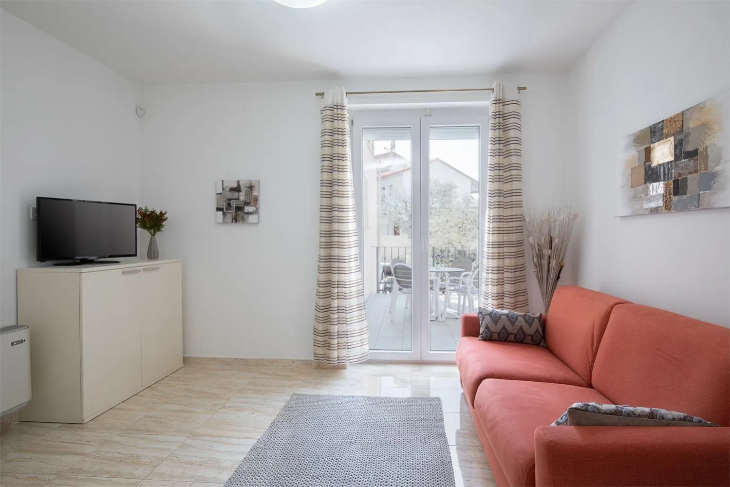 Communal lounge/ TV room in Apartments Villa Nina