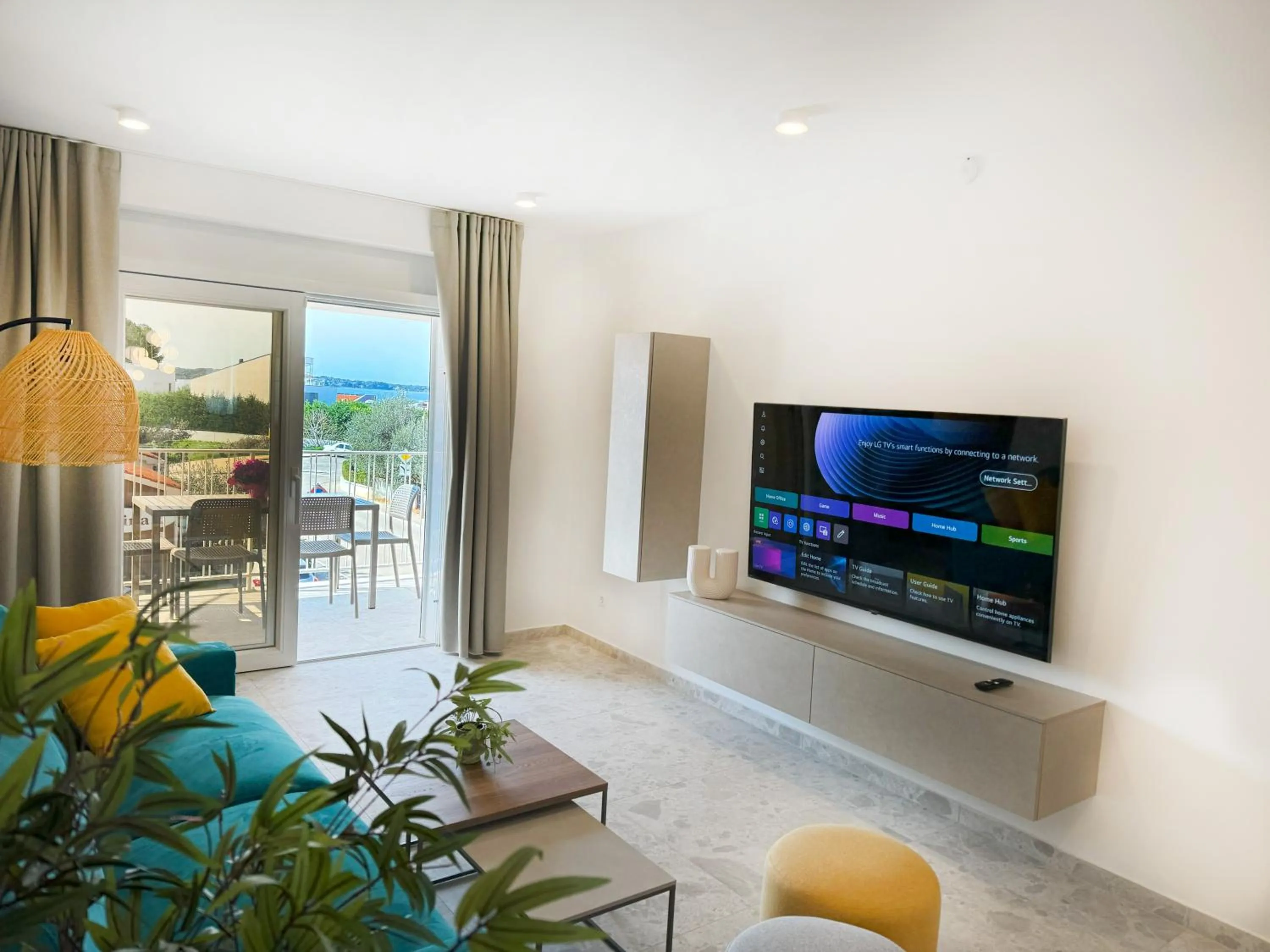 Communal lounge/ TV room in Apartments Villa Nina