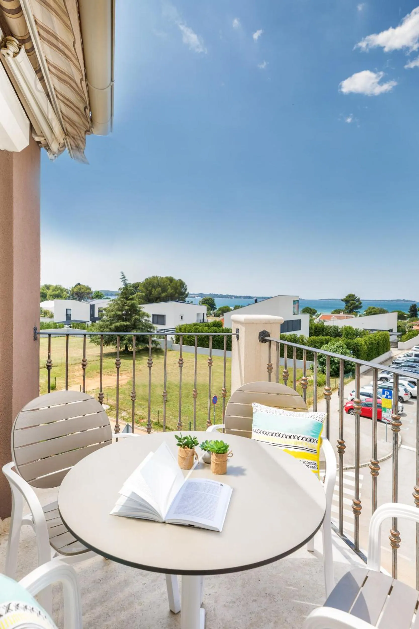 Day in Apartments Villa Nina