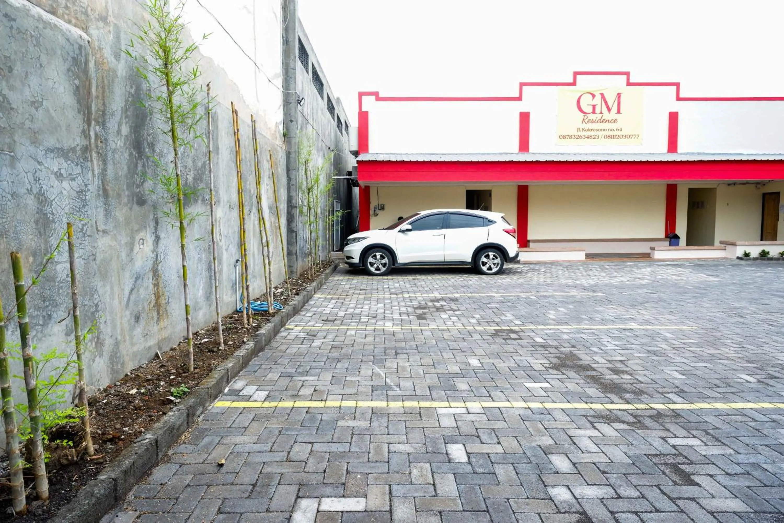 Property building in RedDoorz near Tugu Muda Semarang