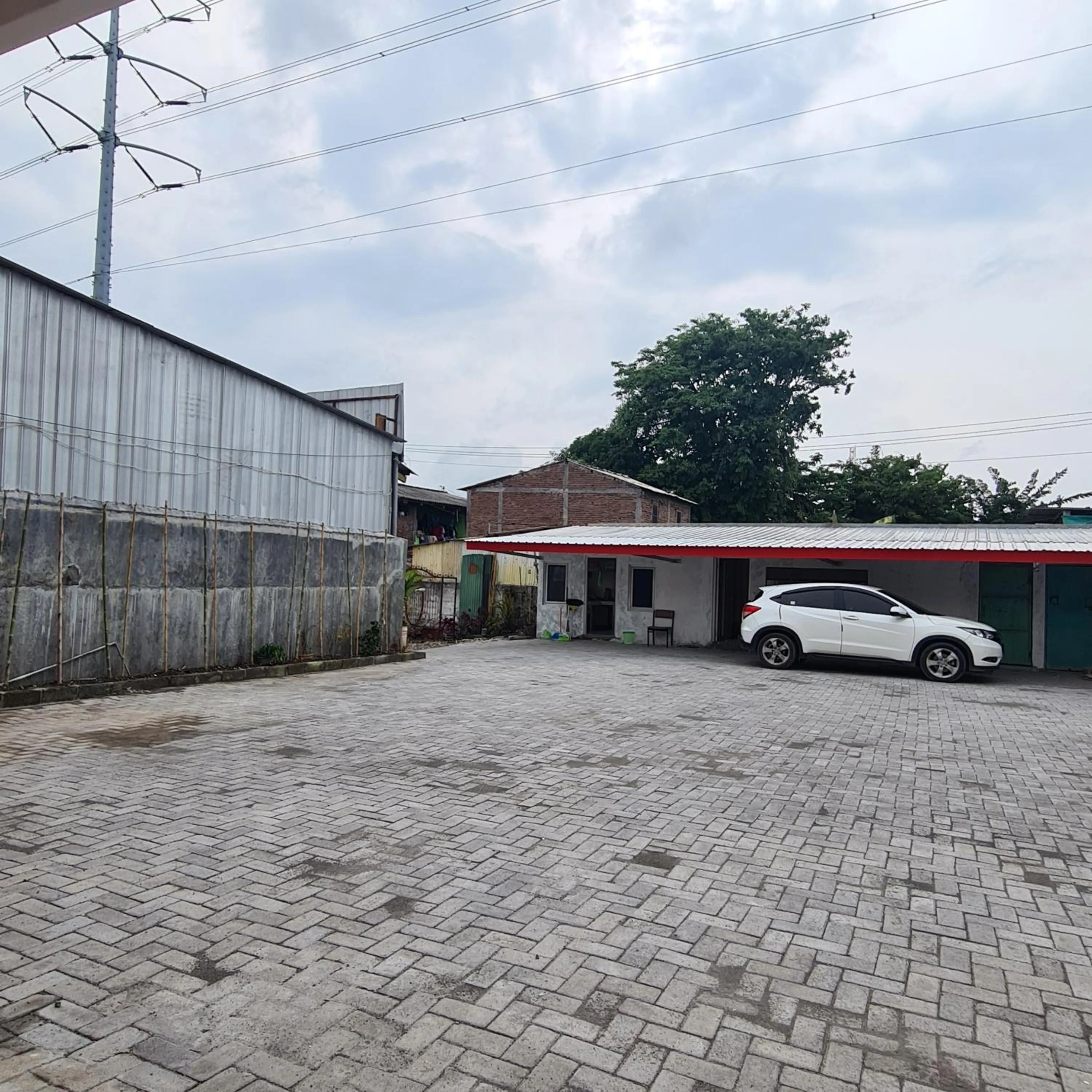 Property building in RedDoorz near Tugu Muda Semarang