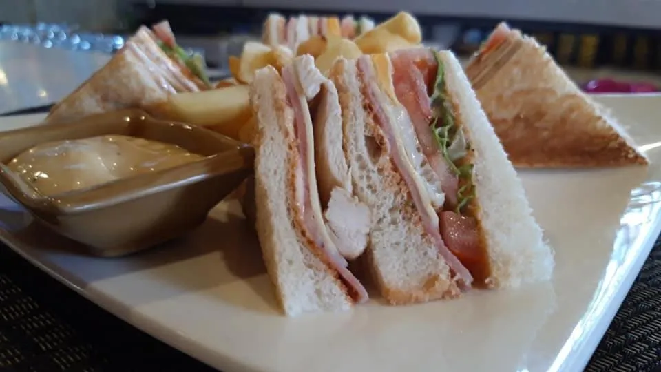 Restaurant/places to eat in Siam Palm Residence