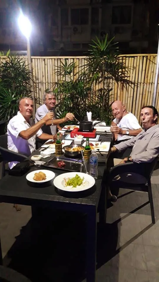 Restaurant/places to eat in Siam Palm Residence