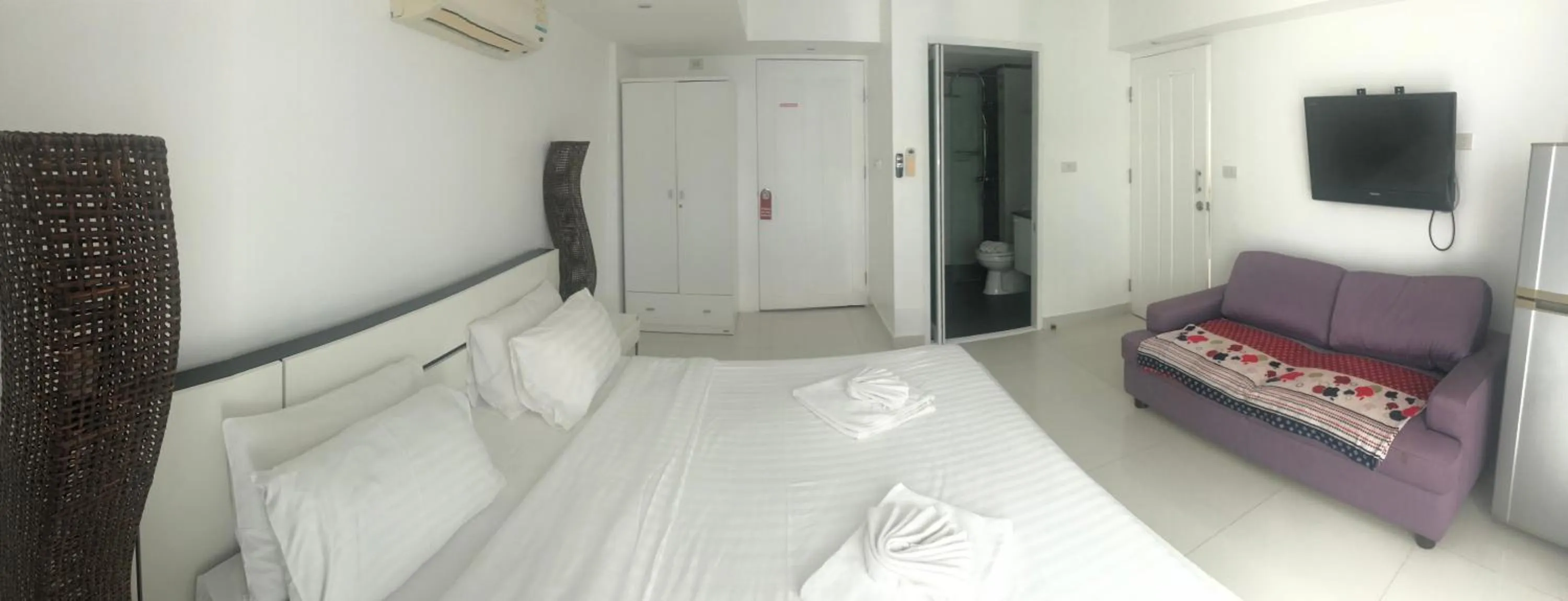 Bedroom, Bed in Siam Palm Residence