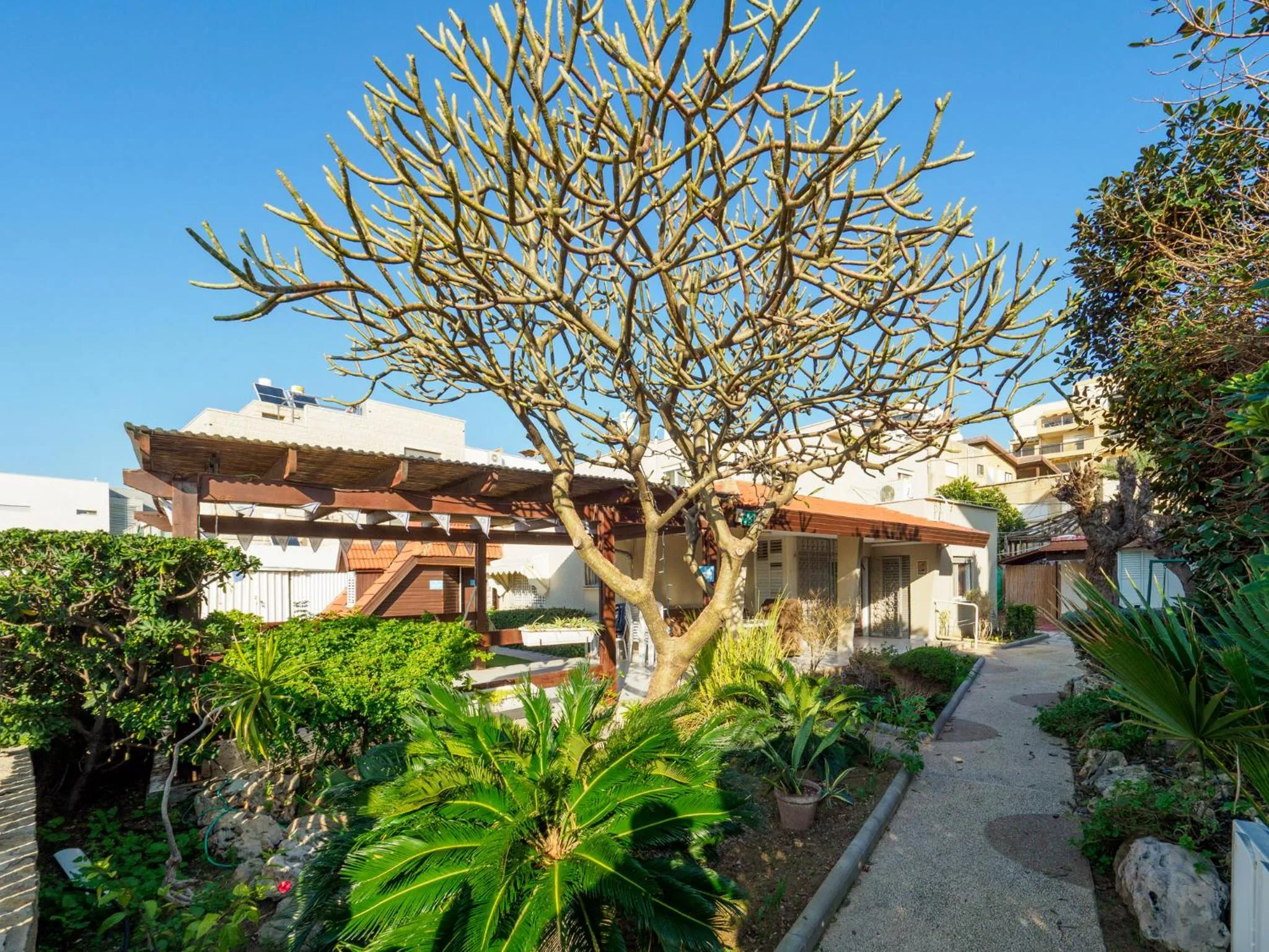 Property building in Breezot Yam