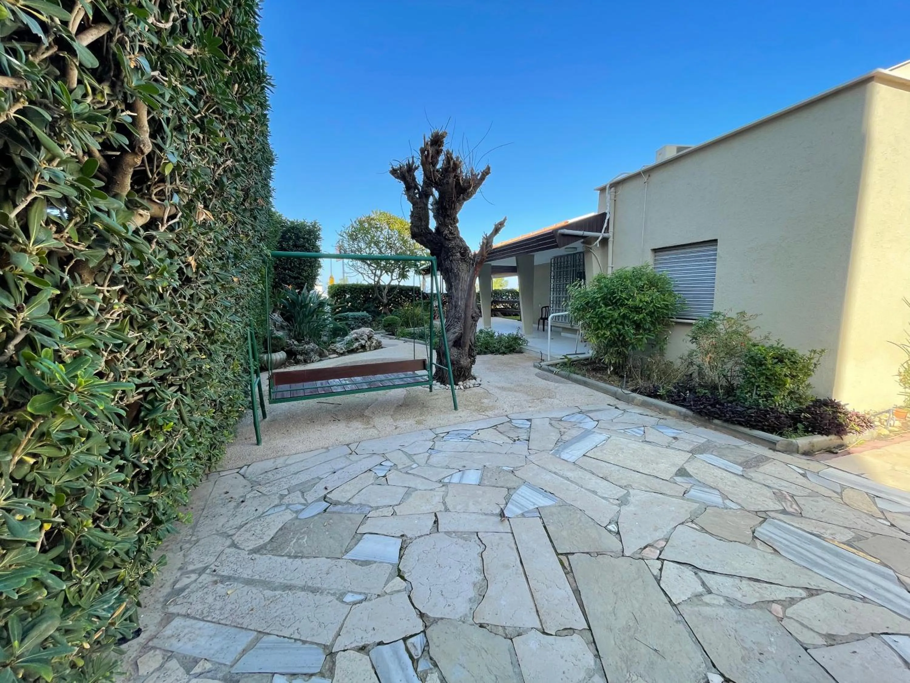 Garden in Breezot Yam