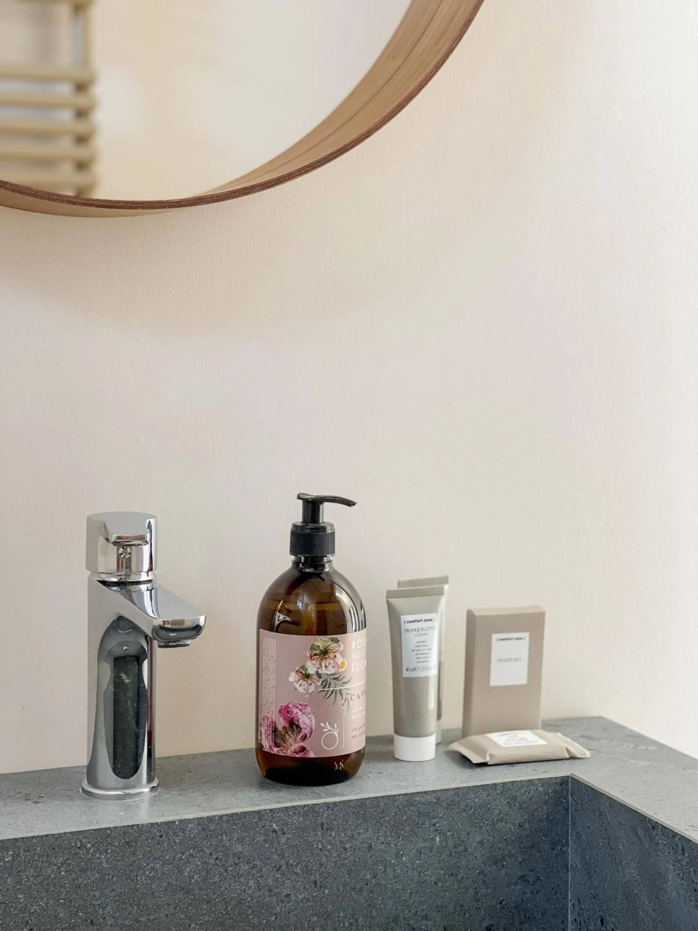 Bathroom in Hotel Villa Rosa Riviera