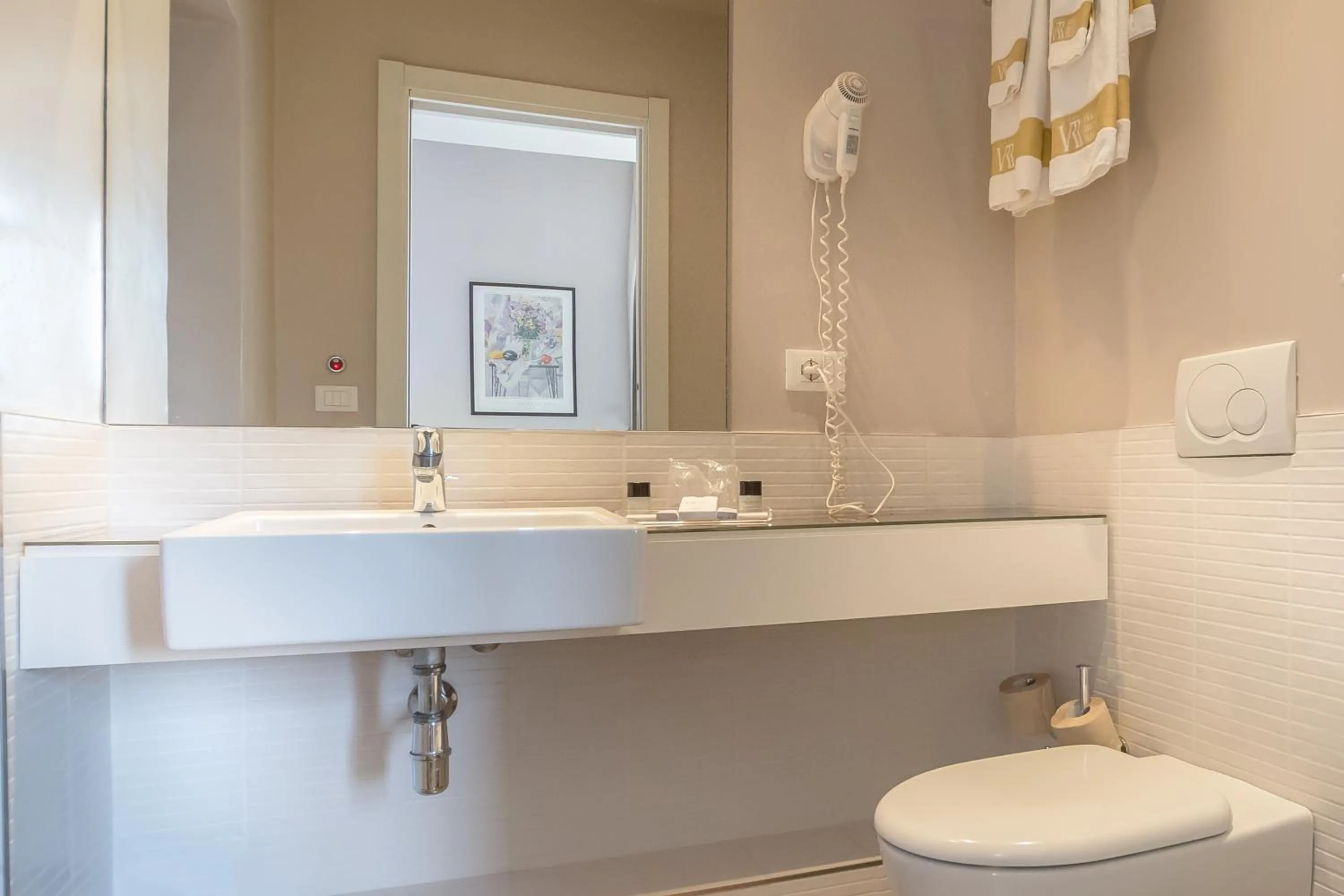 Bathroom in Hotel Villa Rosa Riviera