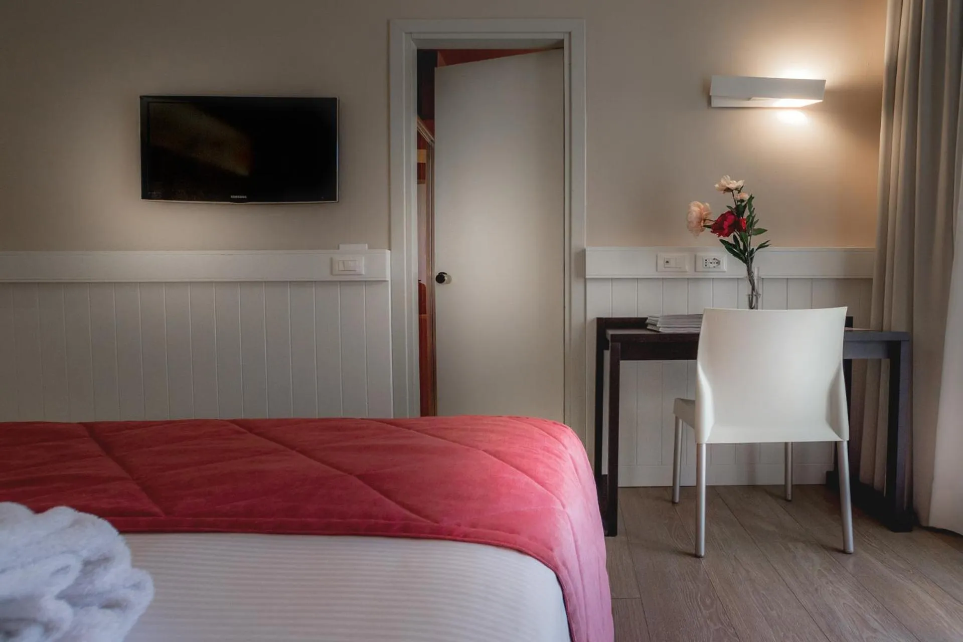 Bed in Hotel Villa Rosa Riviera