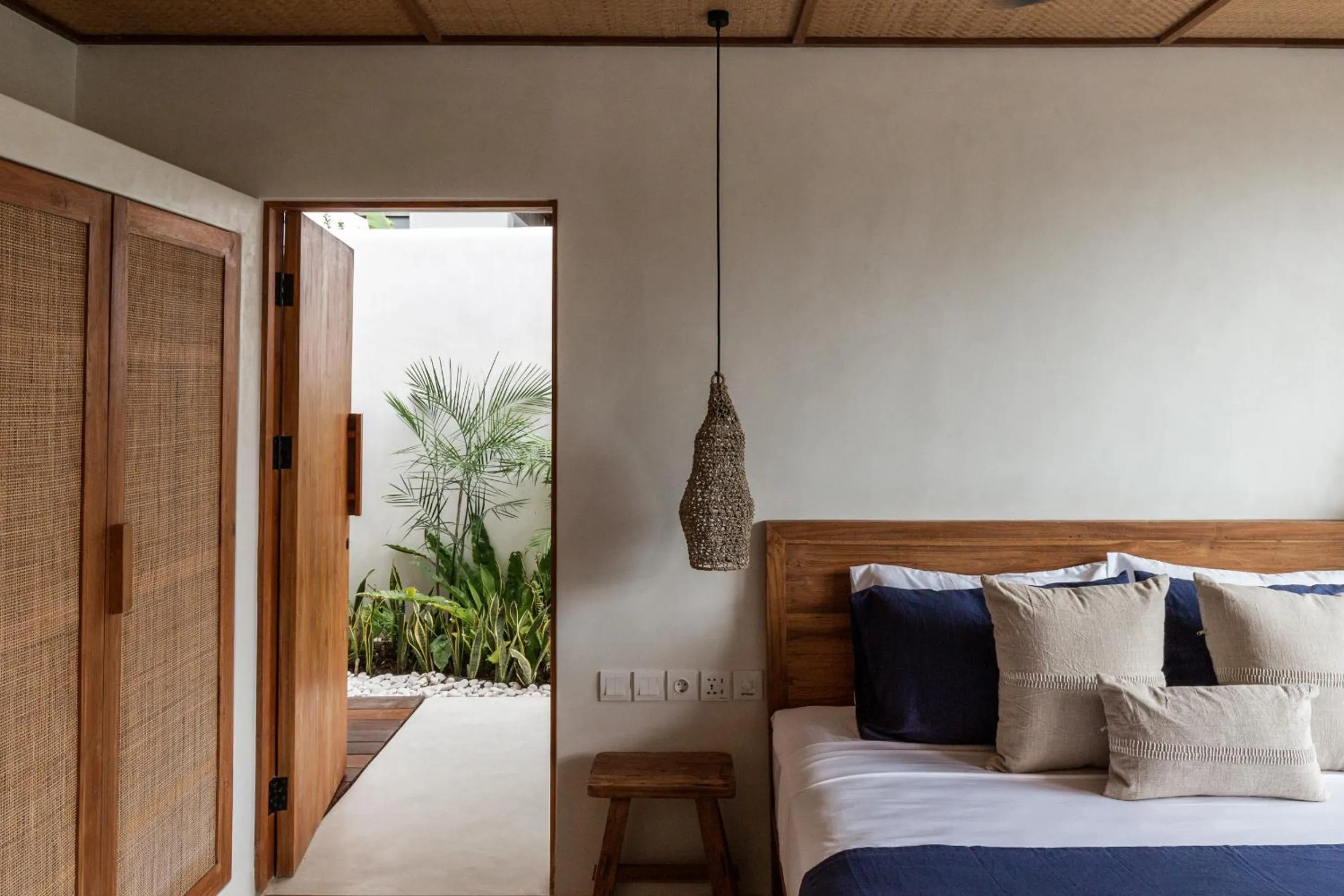 Bed in Las Lunas Villas Canggu