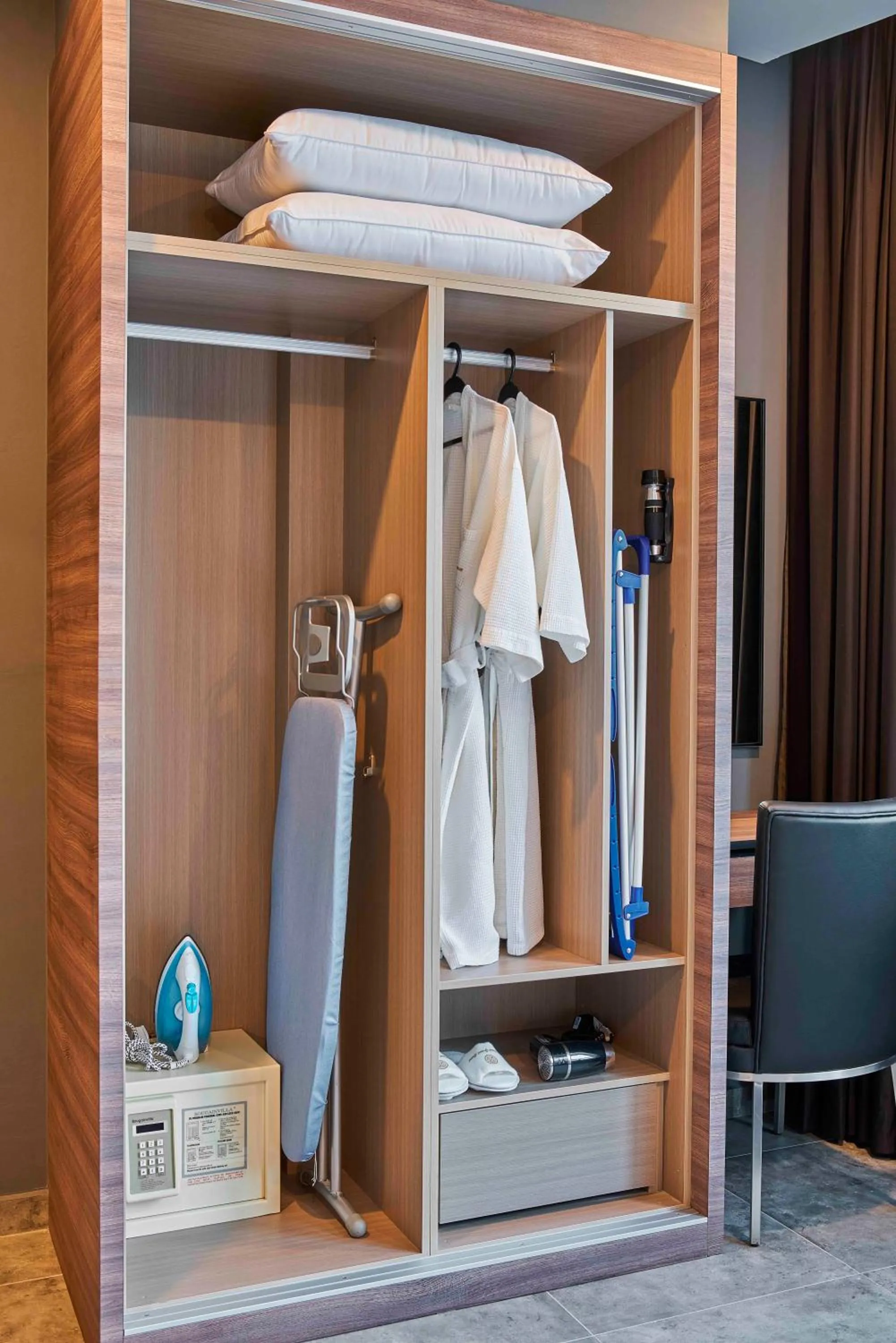 Bedroom in Orchard Grand Court