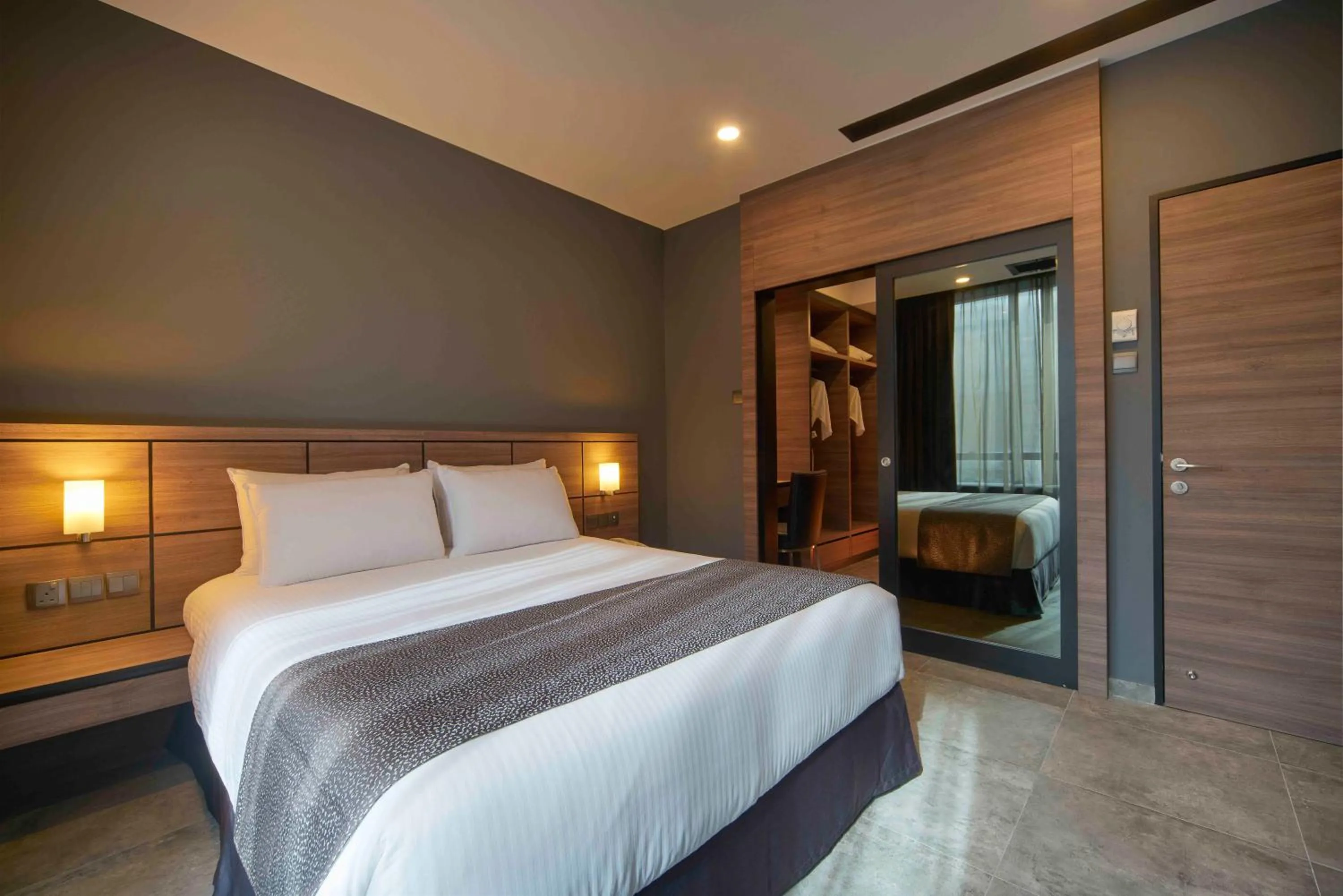 Bedroom, Bed in Orchard Grand Court