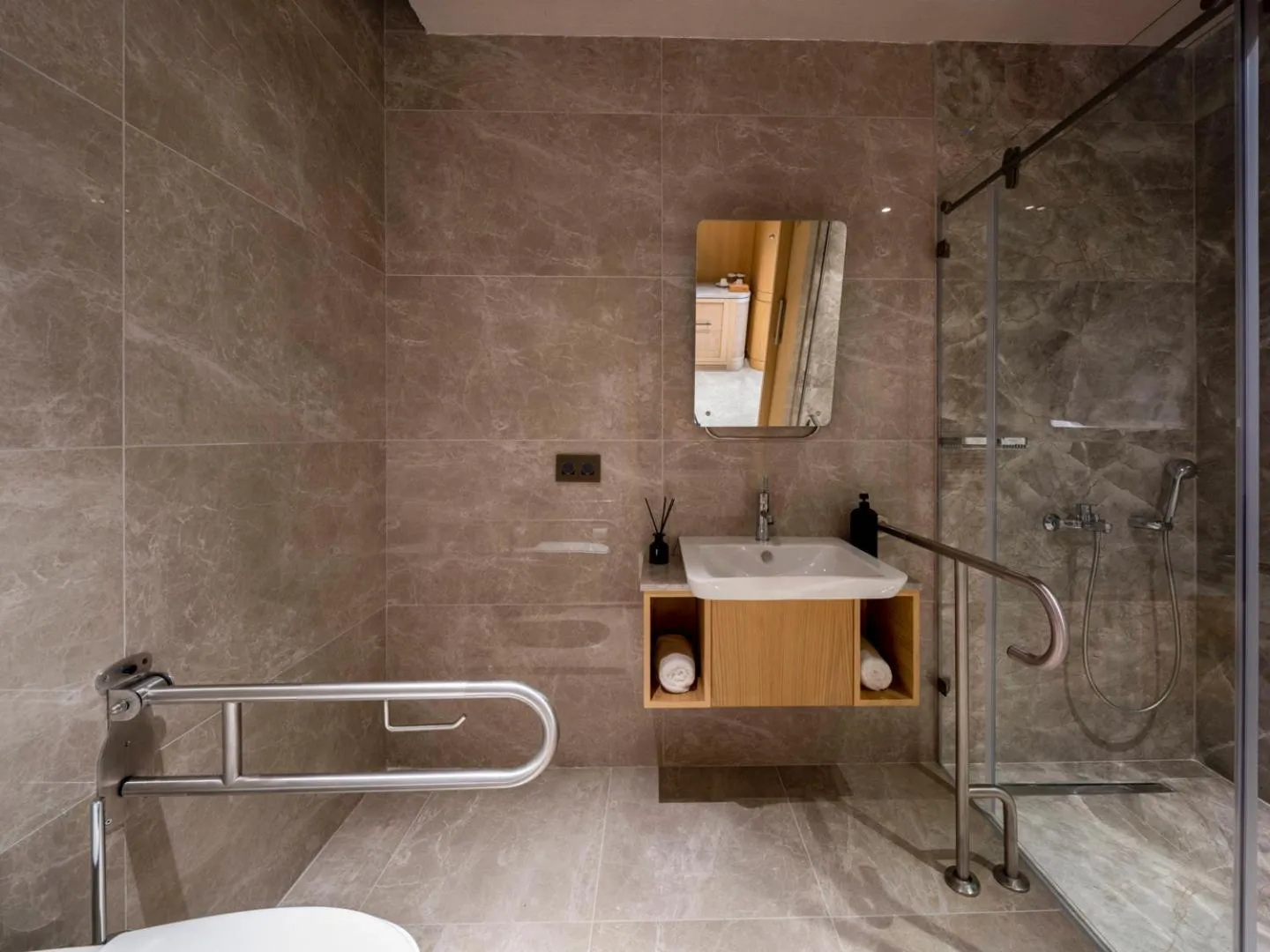 Bathroom in İnemare Hotel