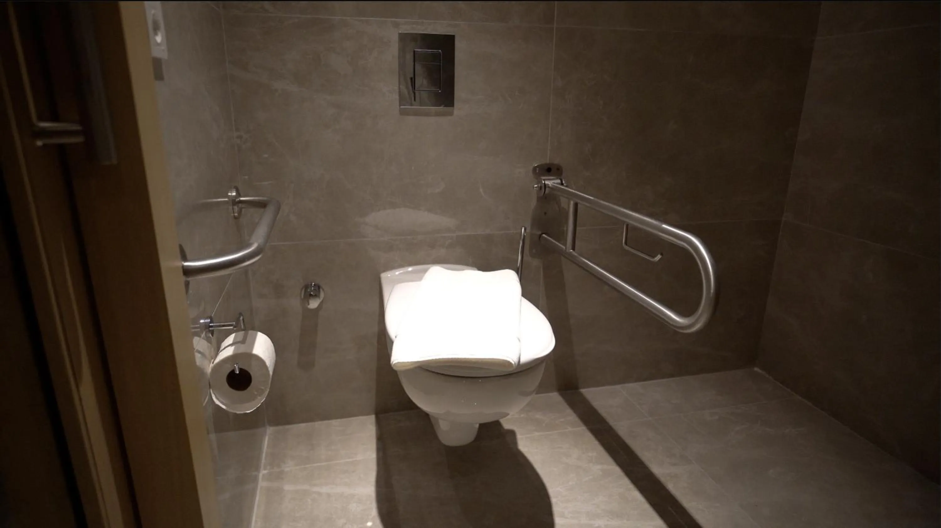 Shower in İnemare Hotel