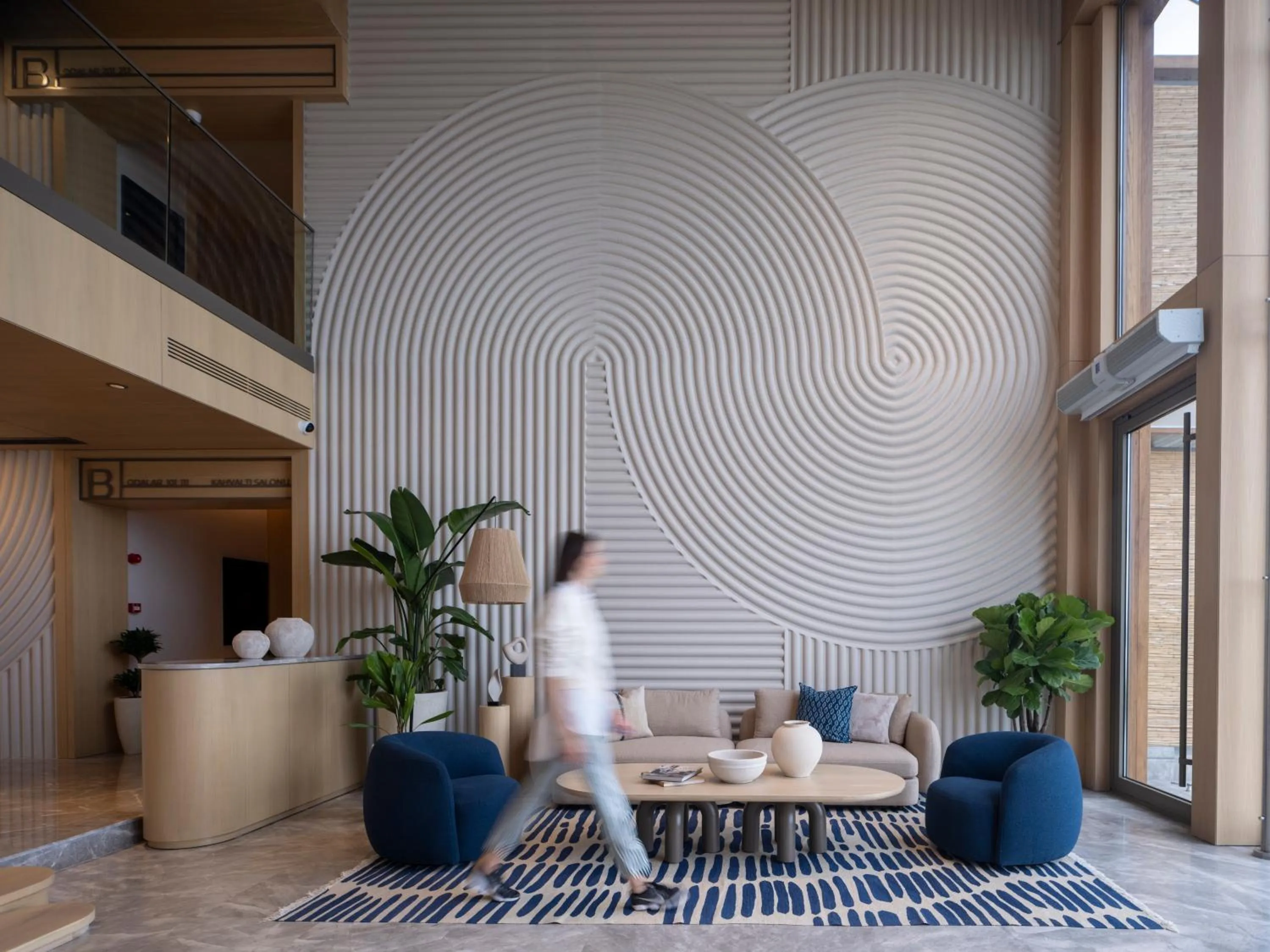 Communal lounge/ TV room in İnemare Hotel