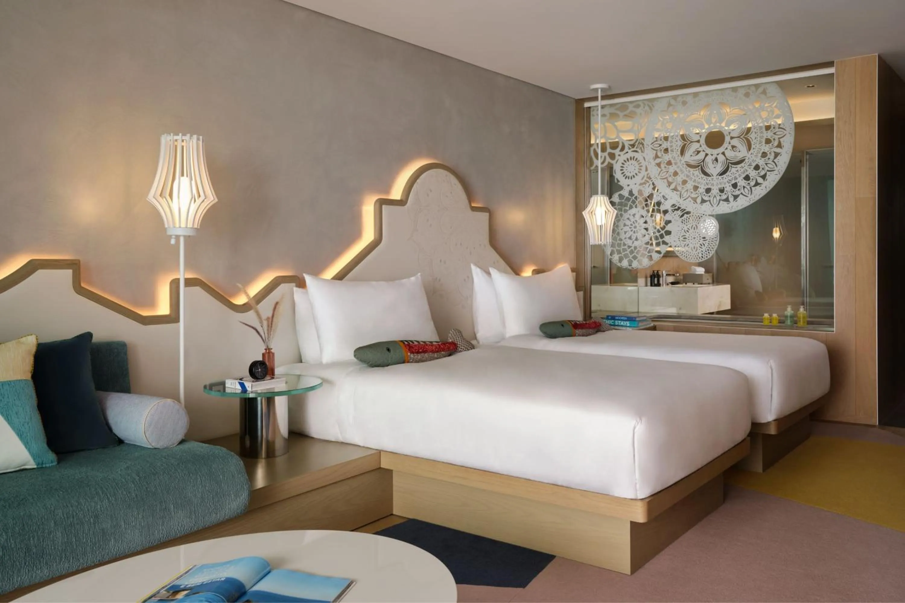 Photo of the whole room, Bed in W Algarve