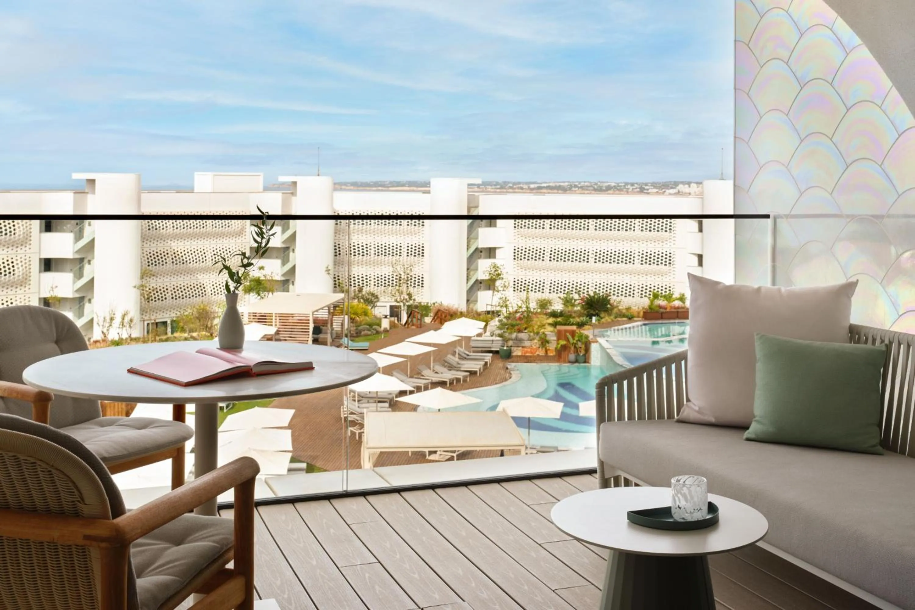 Photo of the whole room in W Algarve