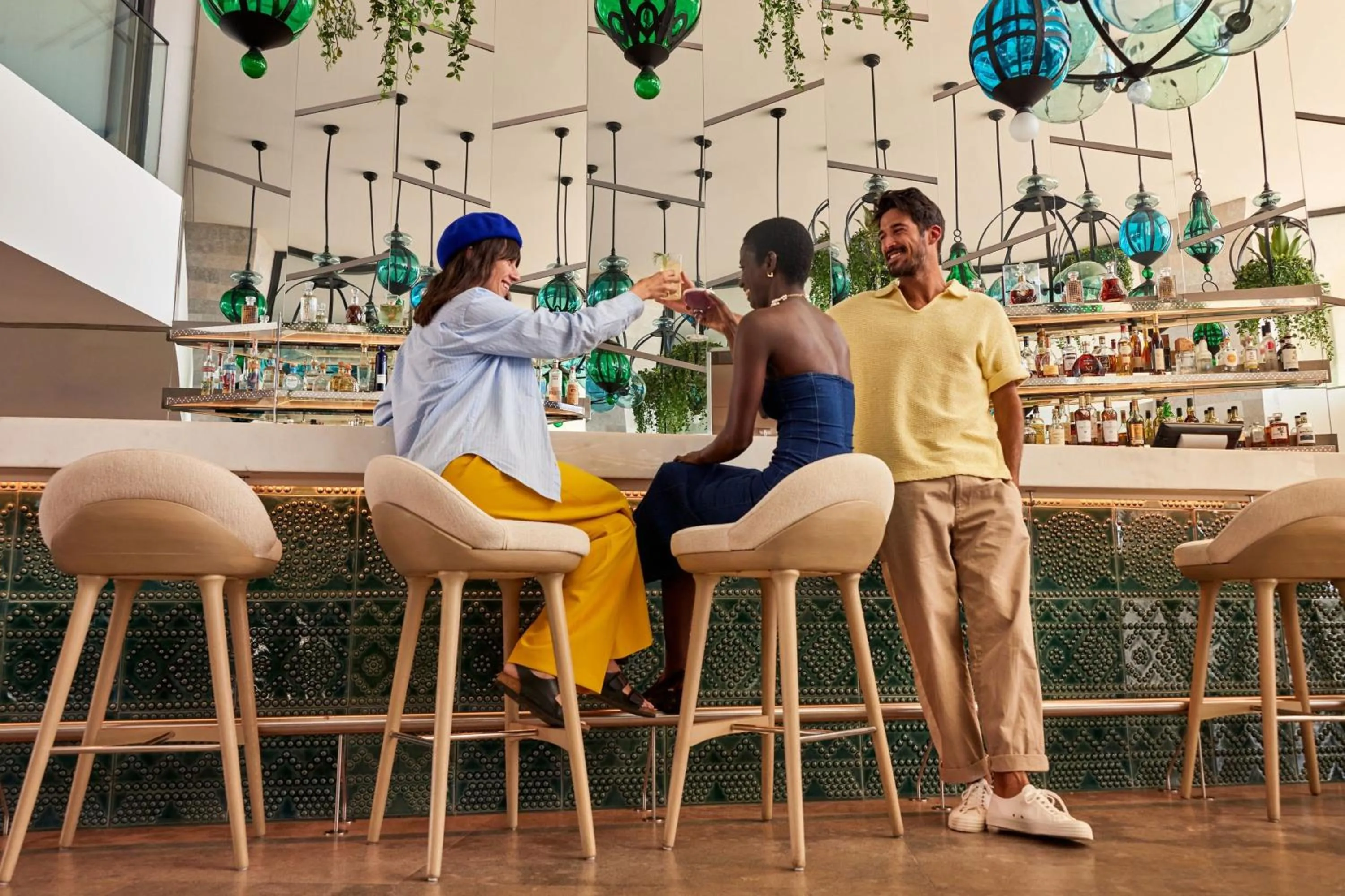 Restaurant/places to eat in W Algarve