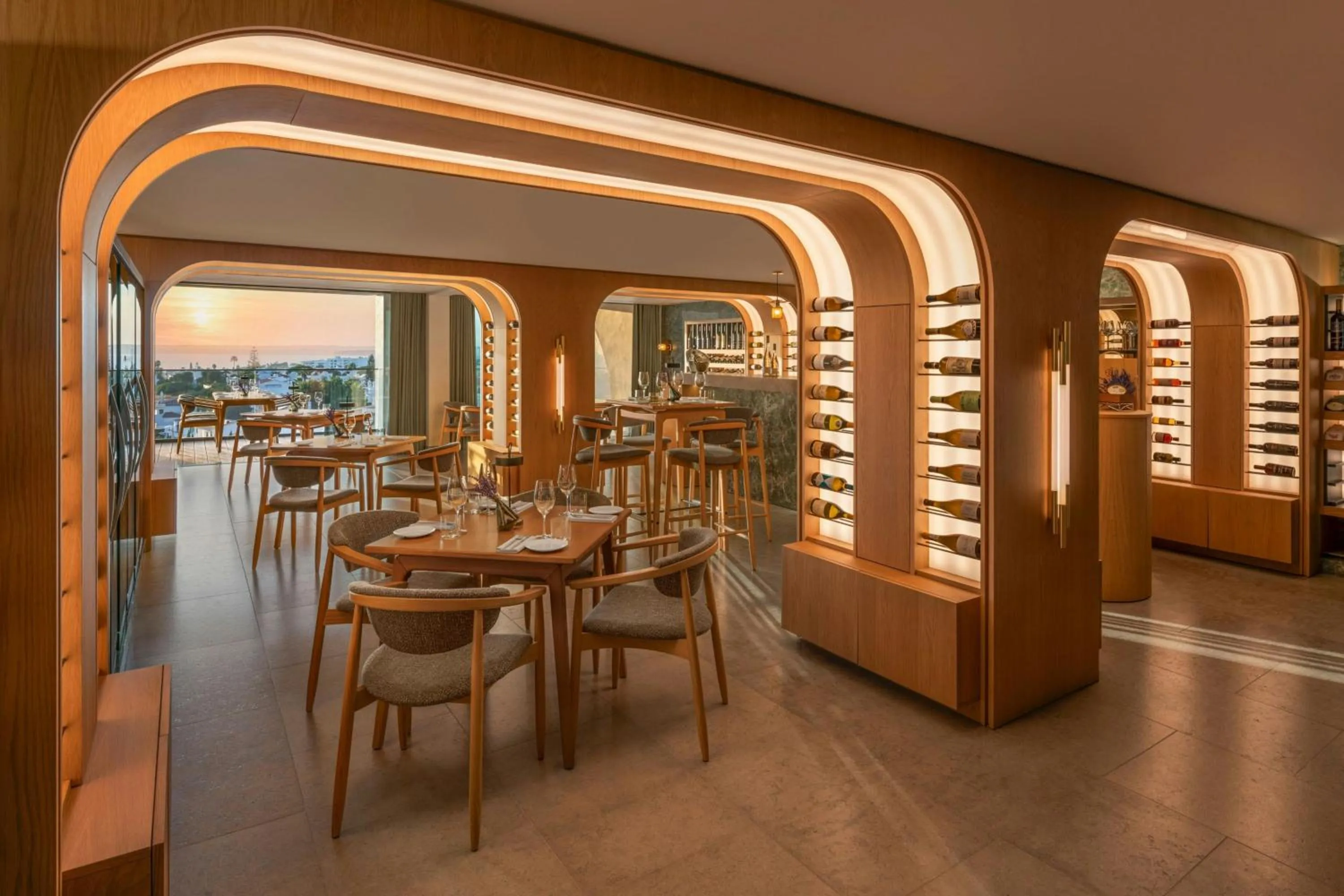 Restaurant/places to eat in W Residences Algarve