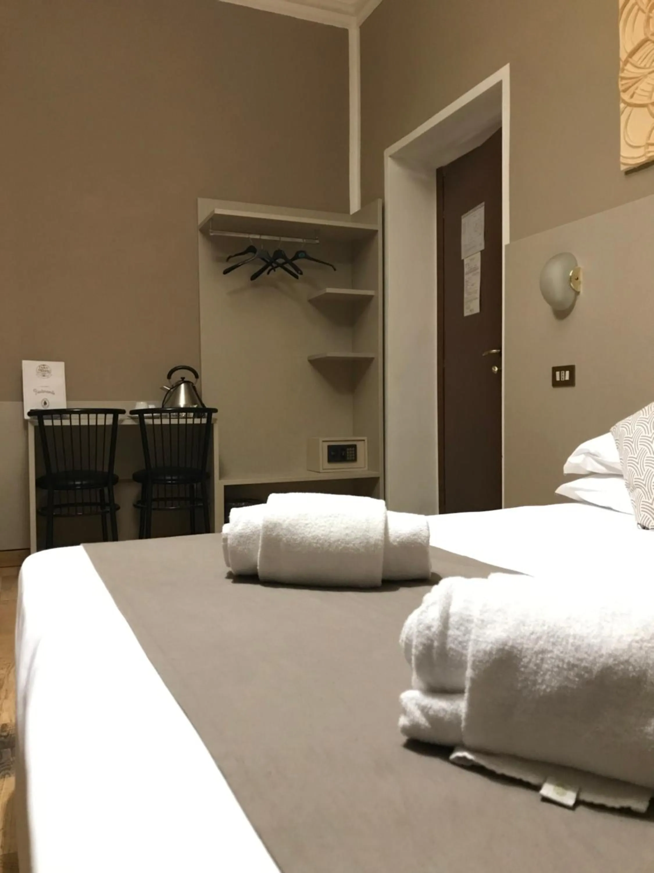 Photo of the whole room, Bed in Hotel Bogart Milano