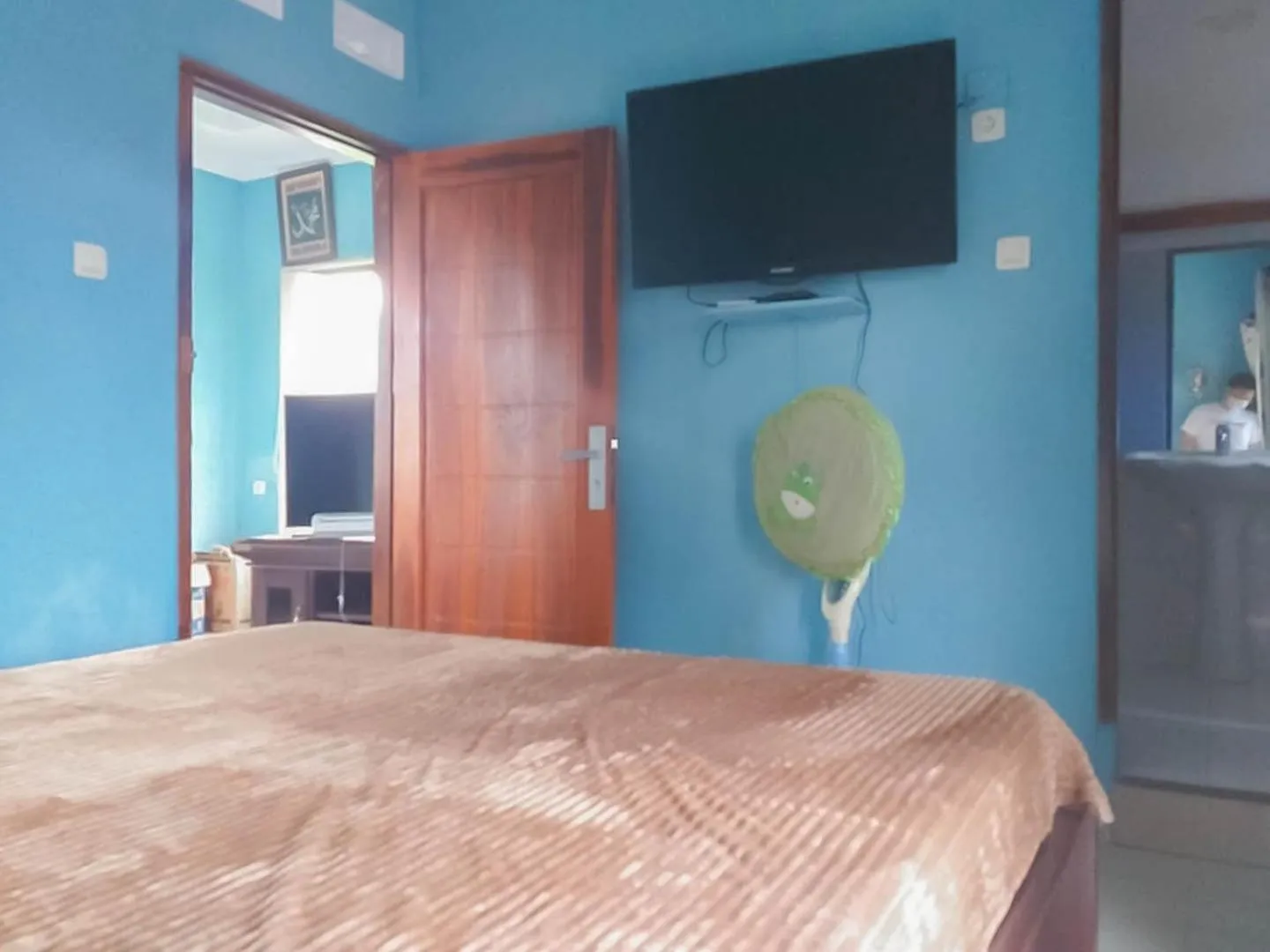 TV and multimedia, Bed in Saung Aligo Syariah RedPartner