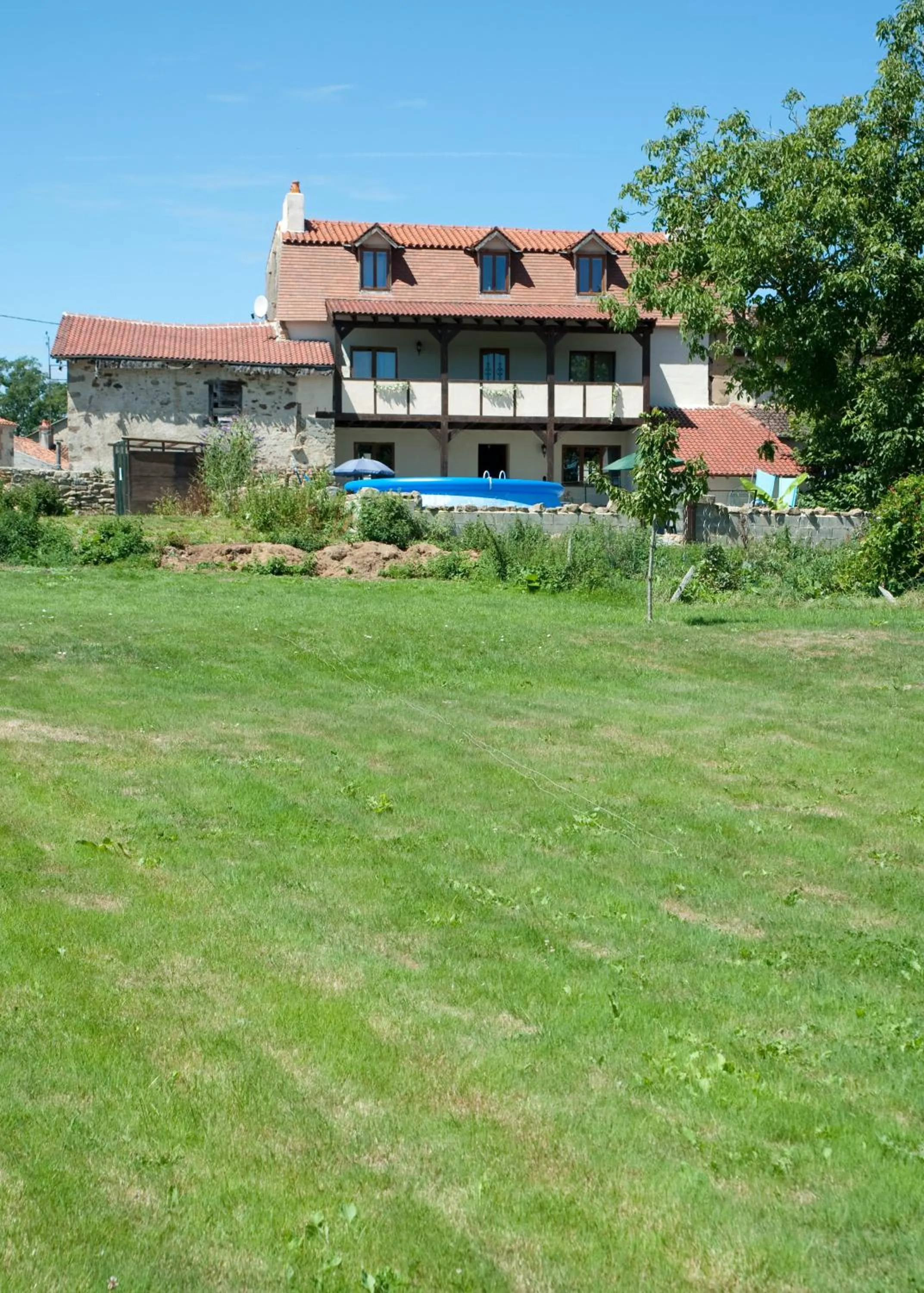 Garden in L'Ancien Presbytère Chambres D'hote ou Gite