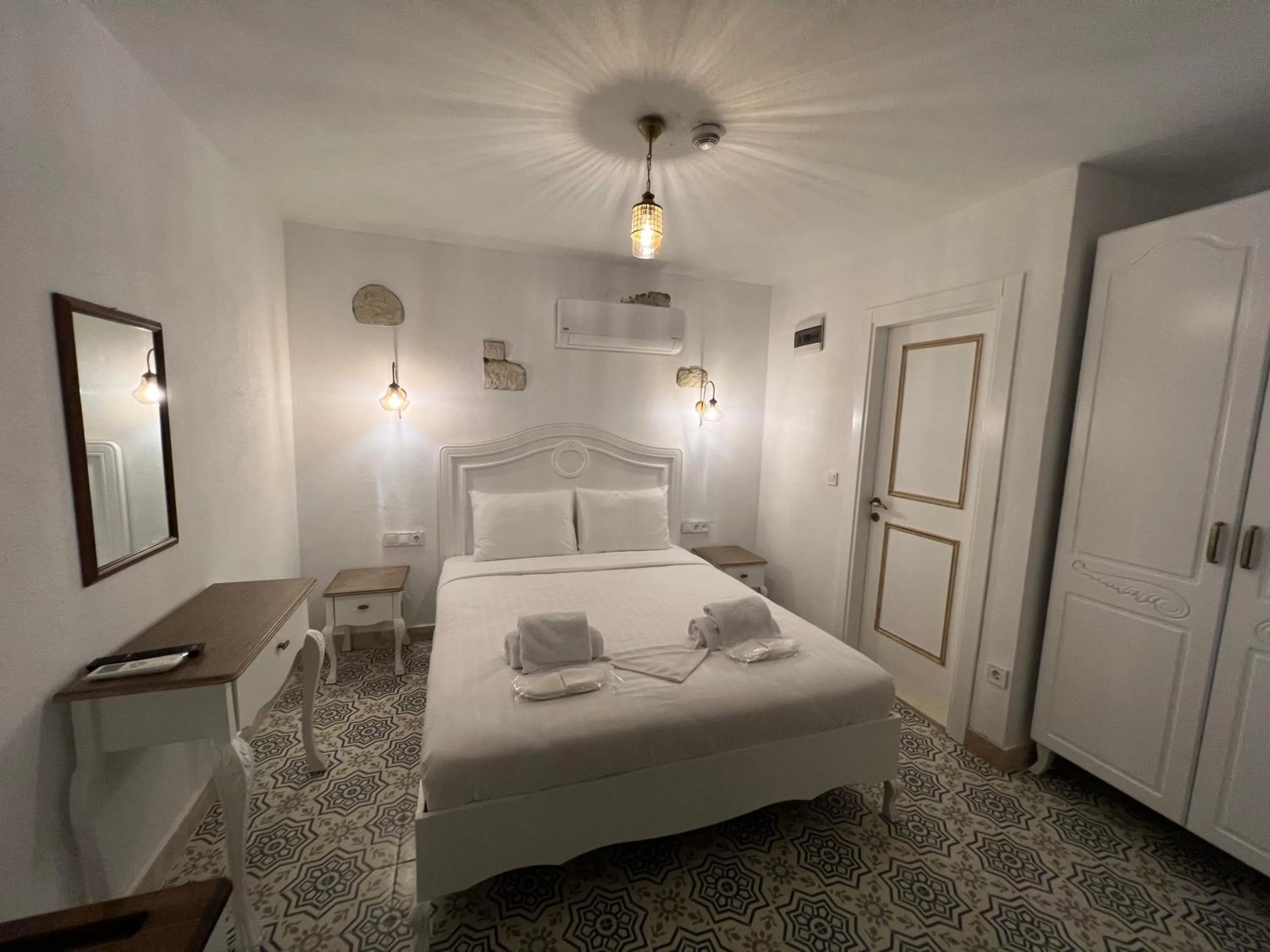 Photo of the whole room, Bed in My Angels Alaçatı
