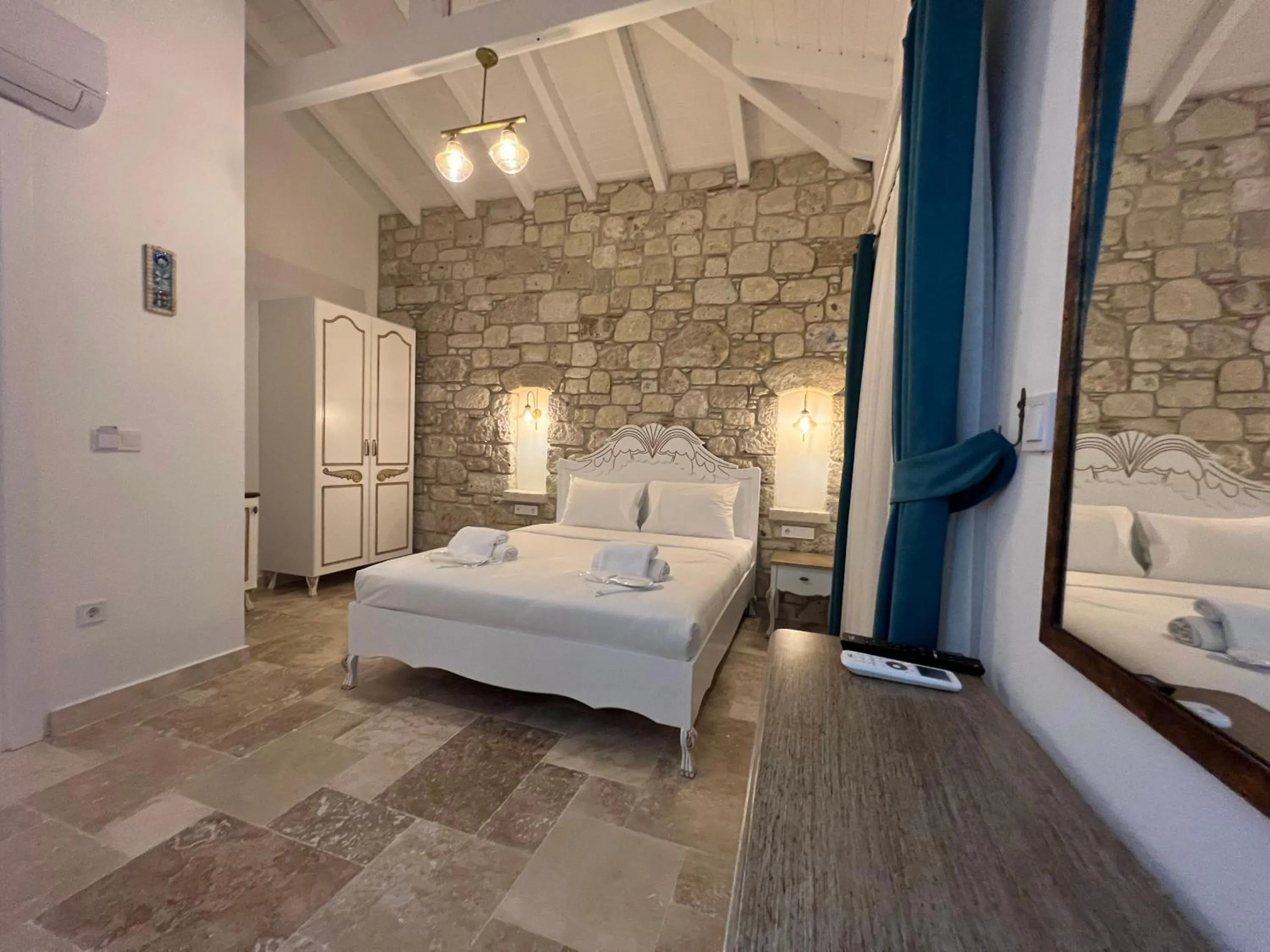 Photo of the whole room, Bed in My Angels Alaçatı