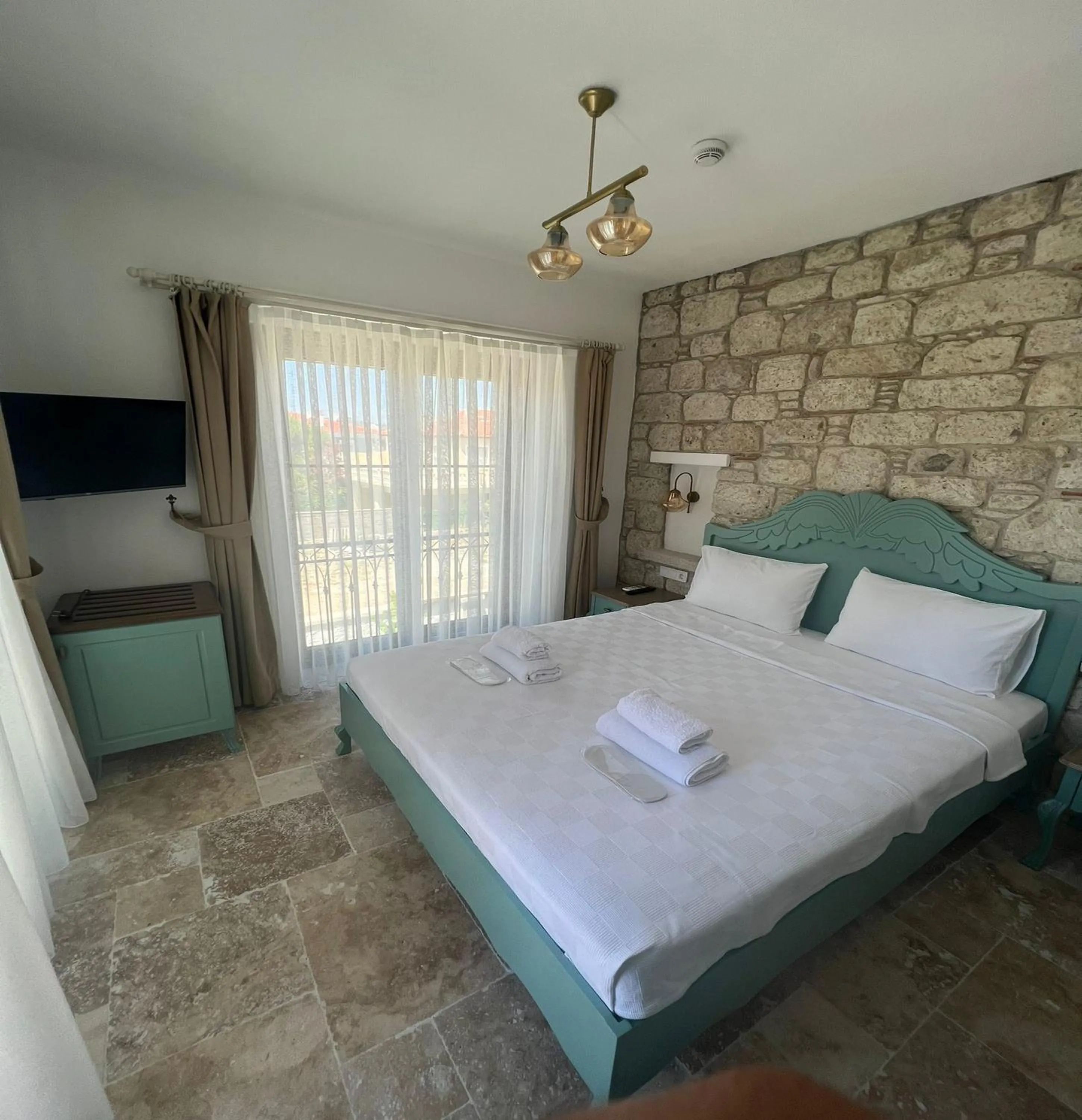 Photo of the whole room, Bed in My Angels Alaçatı
