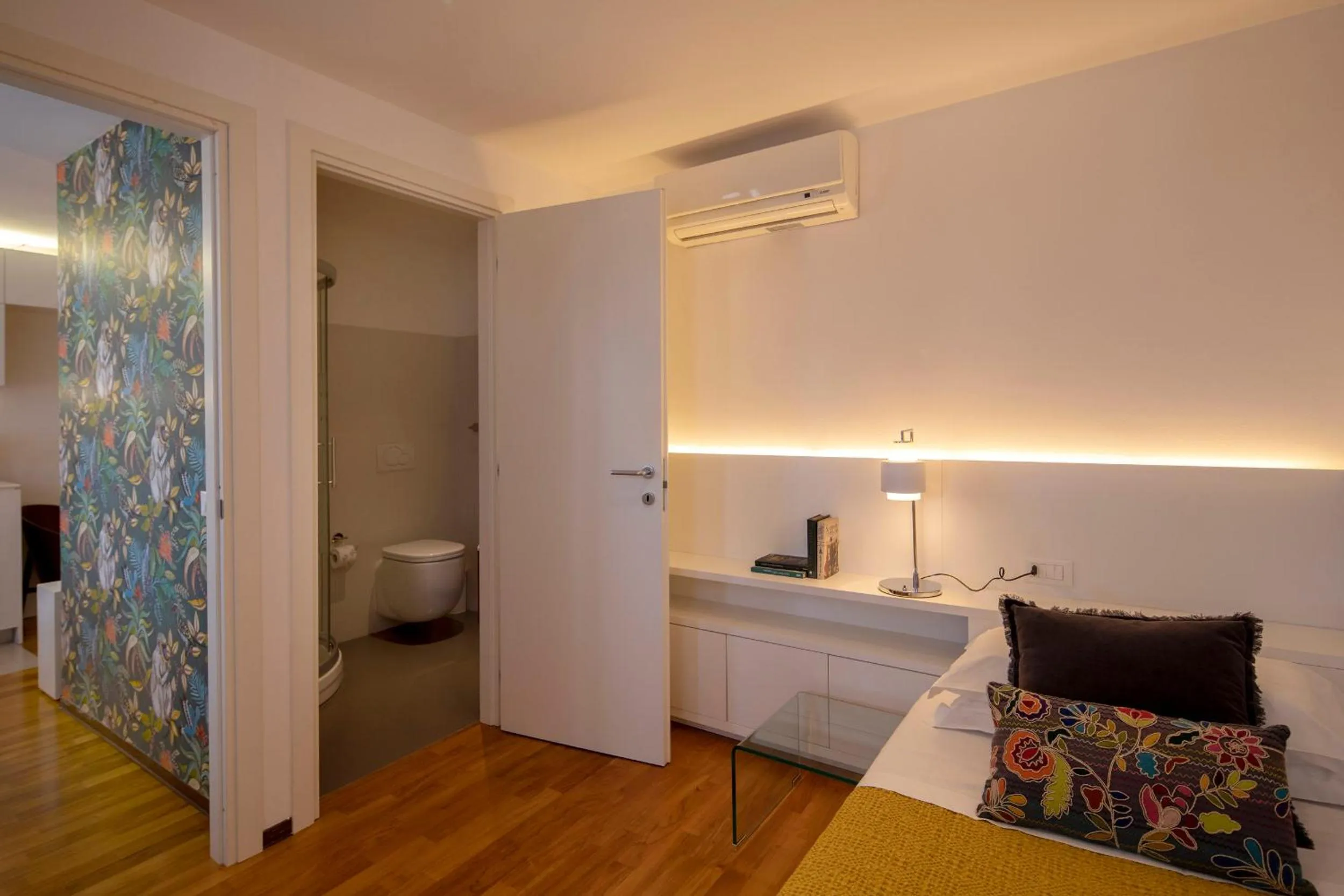 Photo of the whole room, Bed in Ca' della Scimmia - Rialto - Venice