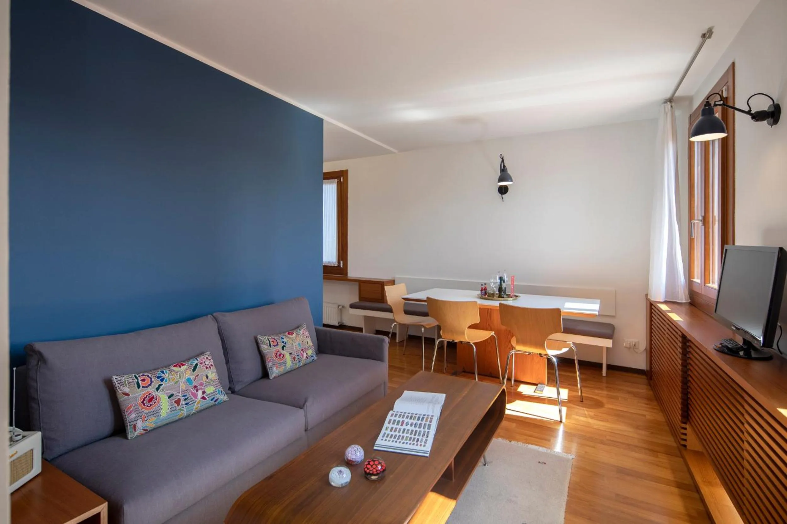 Communal lounge/ TV room in Ca' della Scimmia - Rialto - Venice