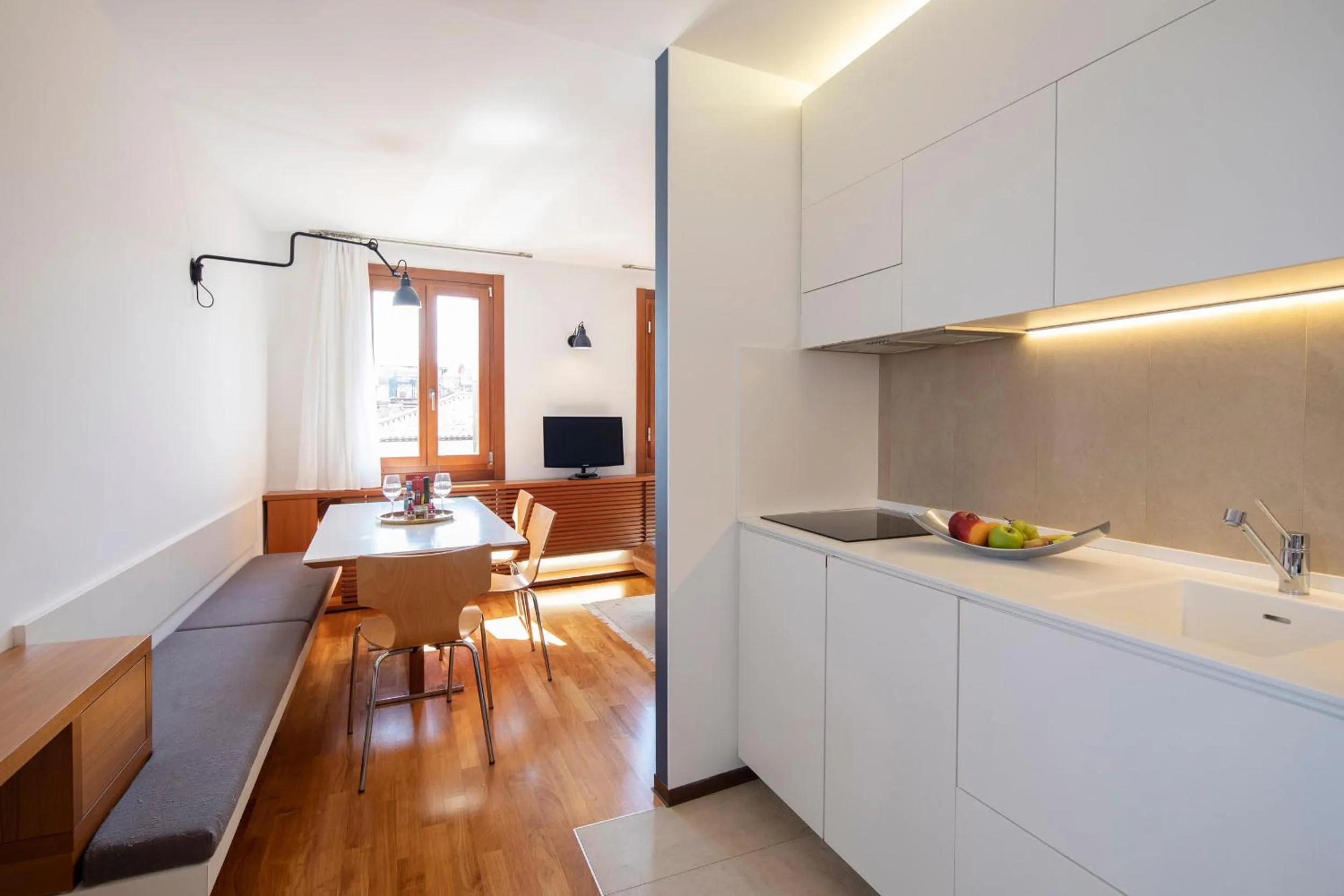 Kitchen or kitchenette in Ca' della Scimmia - Rialto - Venice