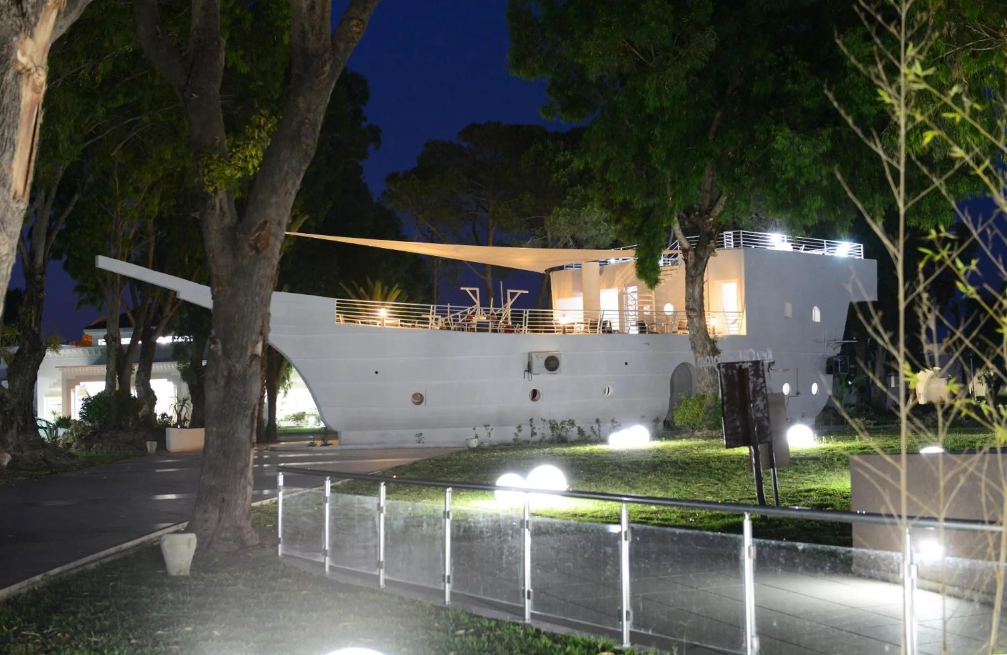 Restaurant/places to eat in One Resort Aqua Park