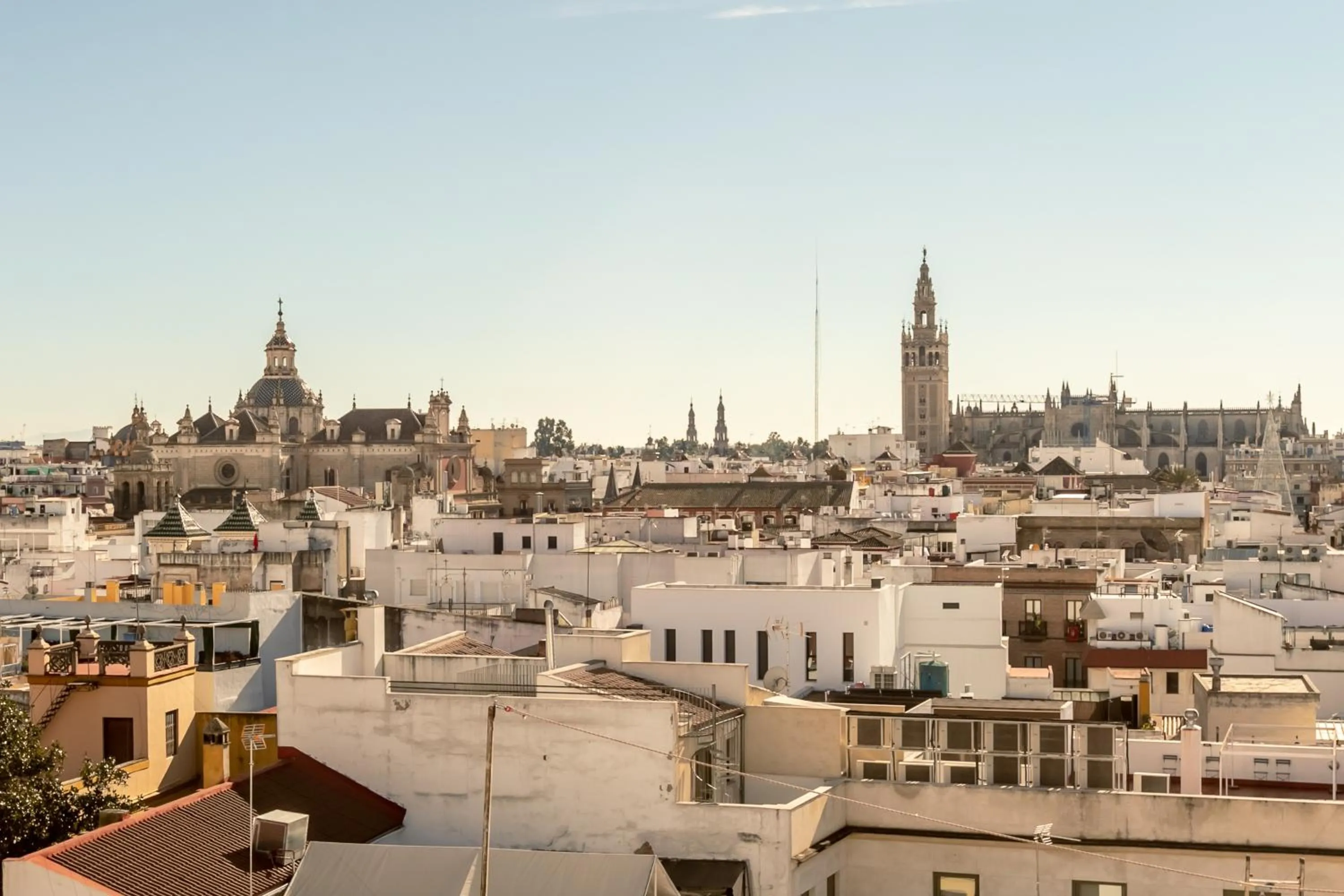 Nearby landmark in AvantiStays La Campana, con un balcón que te enamorará del ambiente de Sevilla