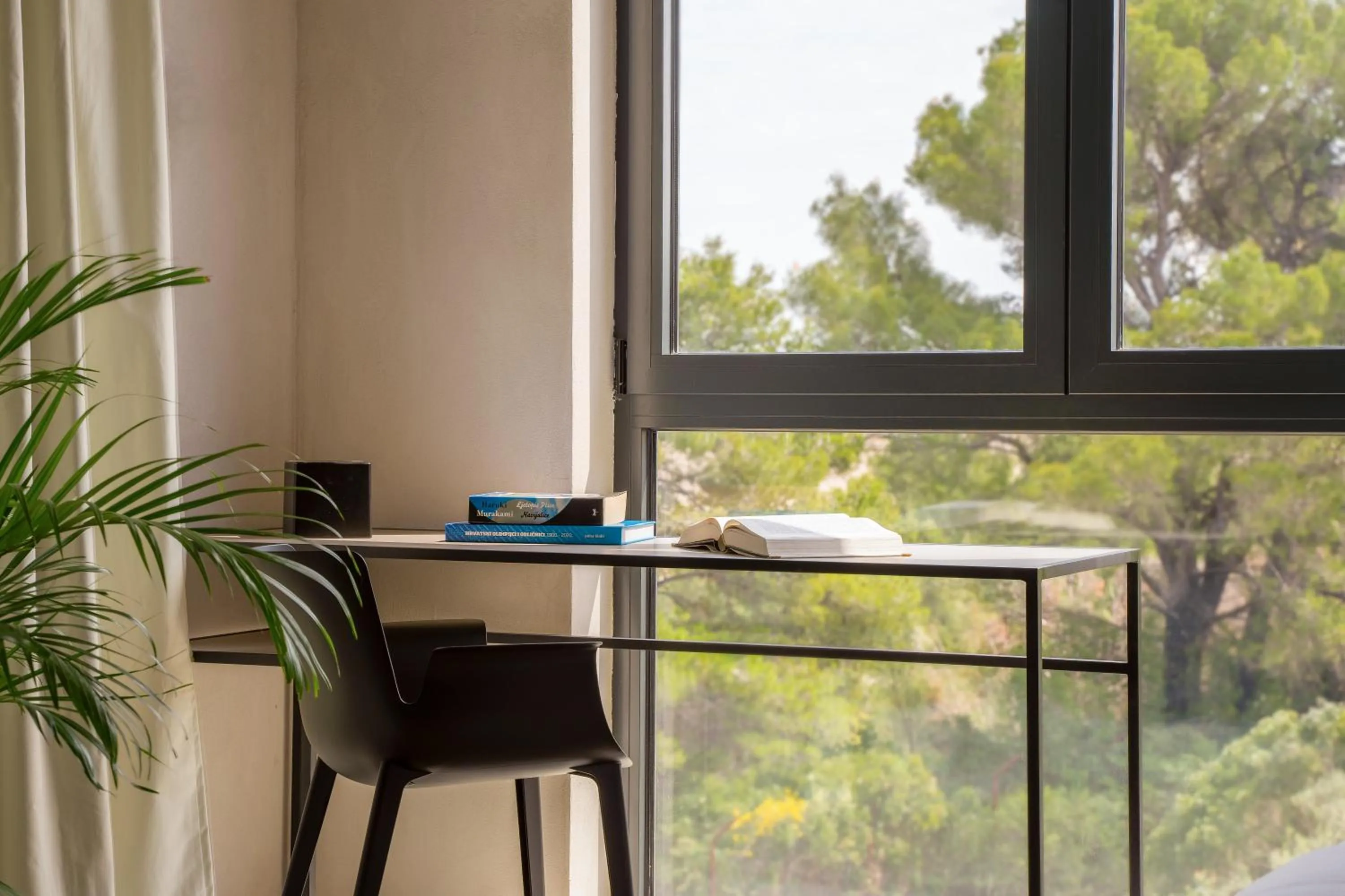 Business facilities in Moro Inn