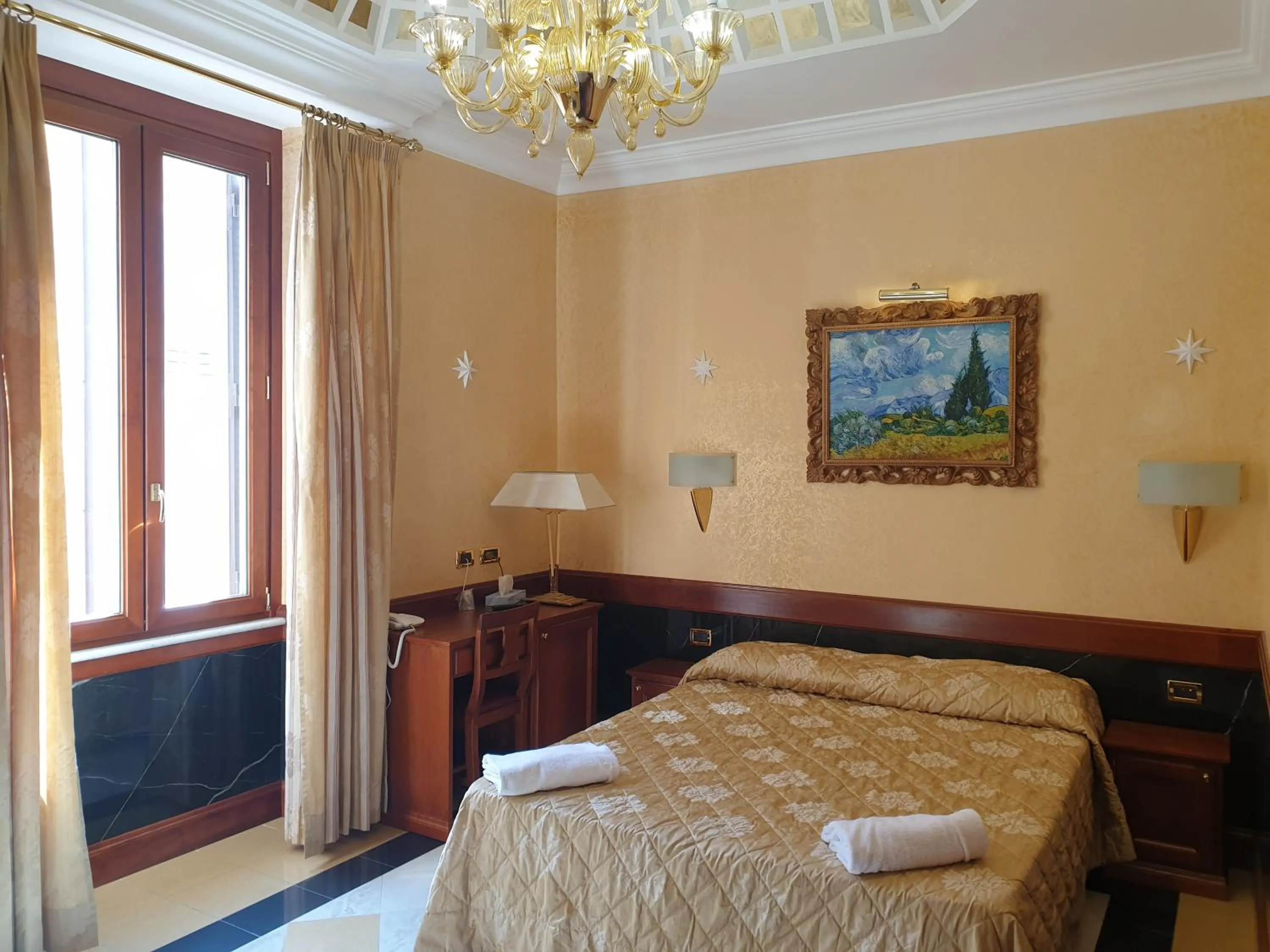 Bed in Hotel Bolivar