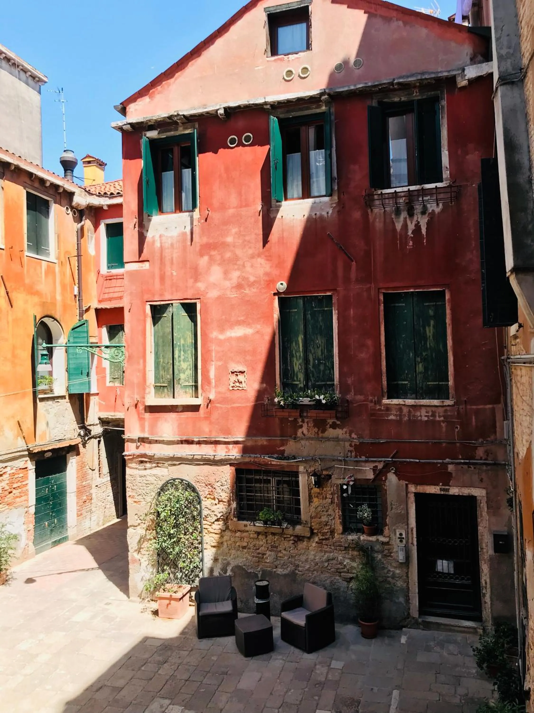 Property building in Ca' Amadi