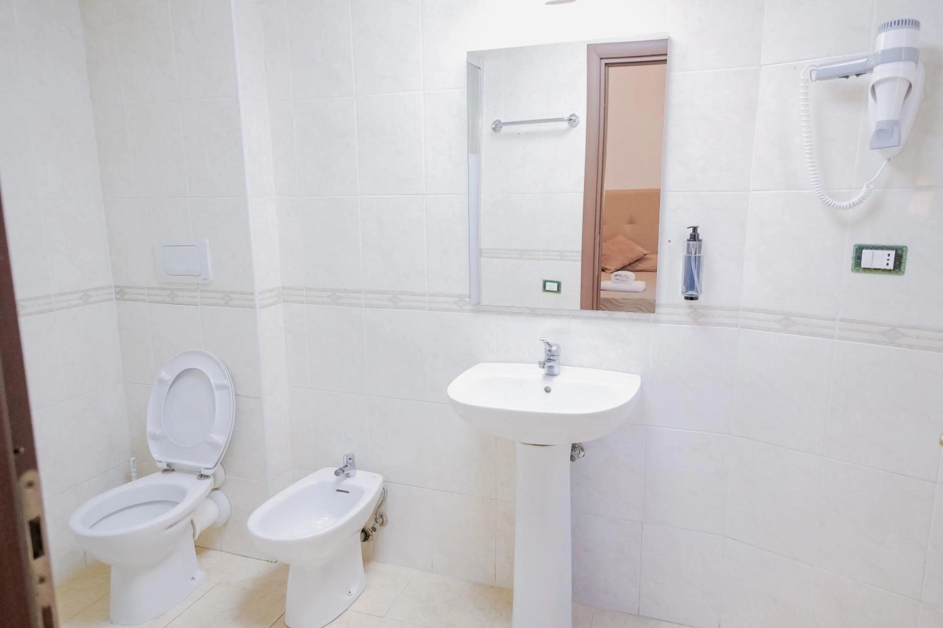 Shower in Hotel Alex Square