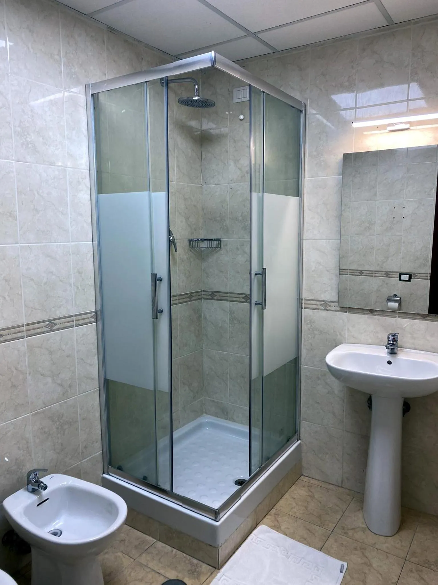 Shower in Hotel Alex Square