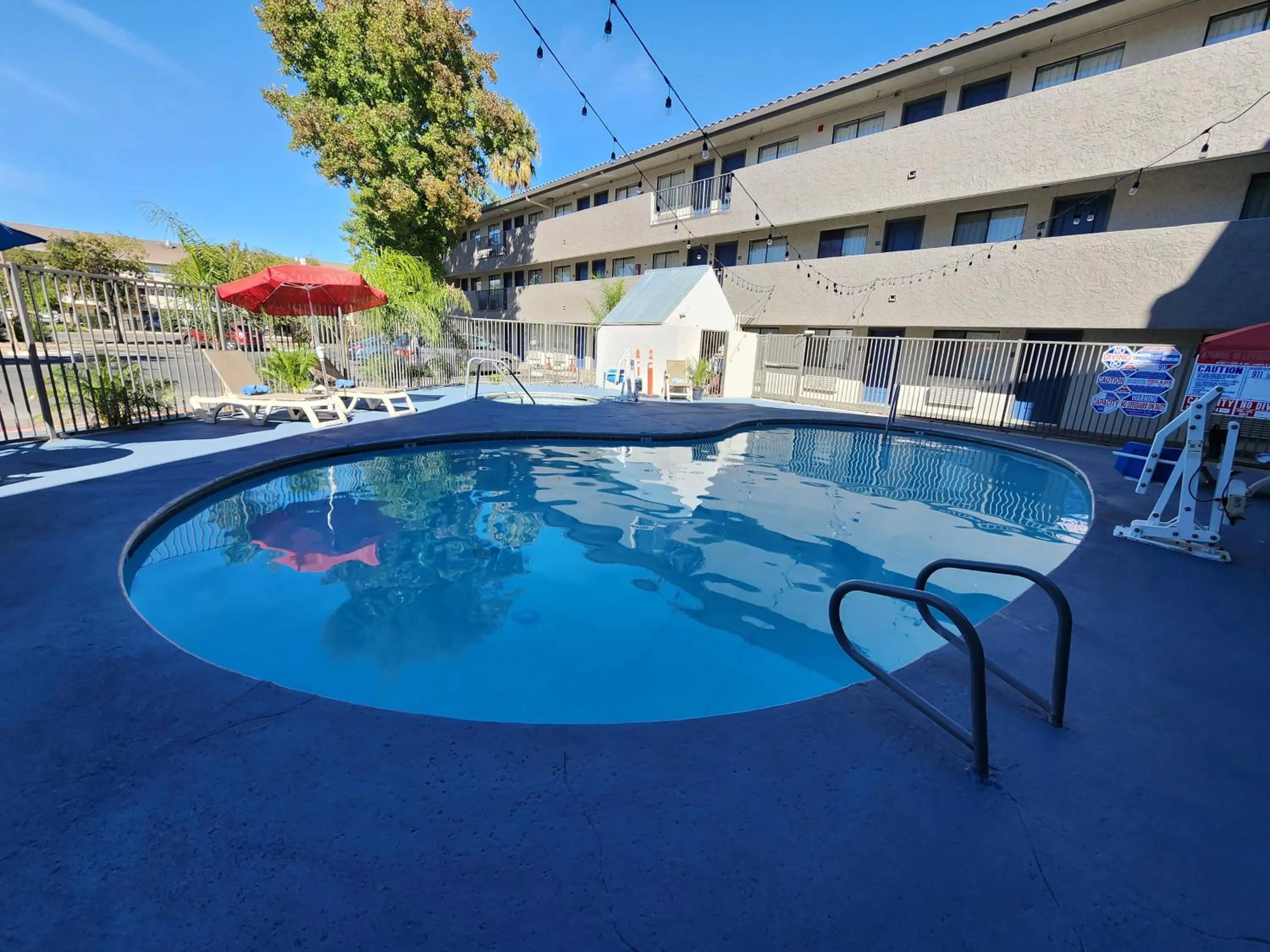 Swimming pool in Motel 6 Sacramento CA Natomas