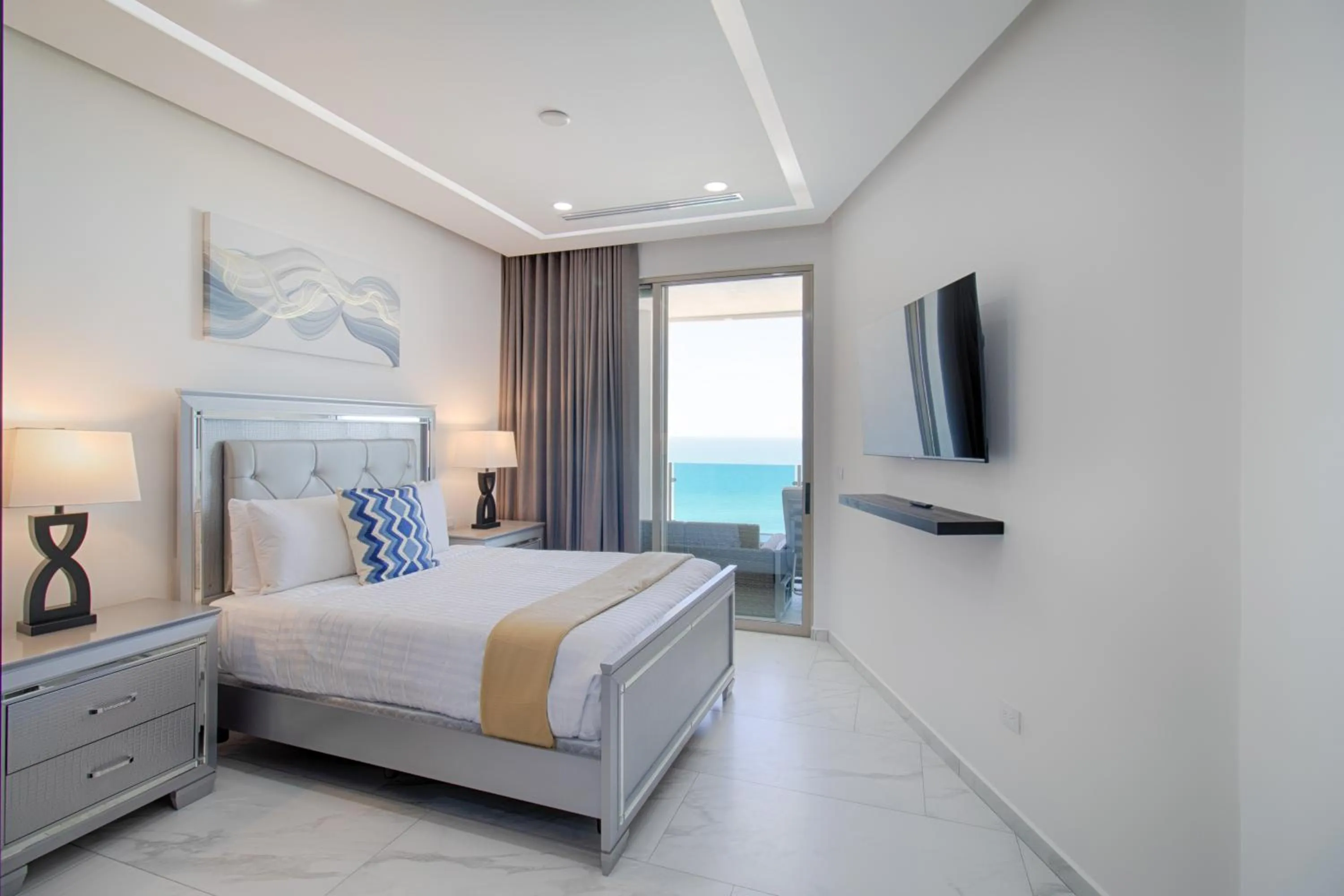 Bedroom, Bed in Esmeralda Beach Resort