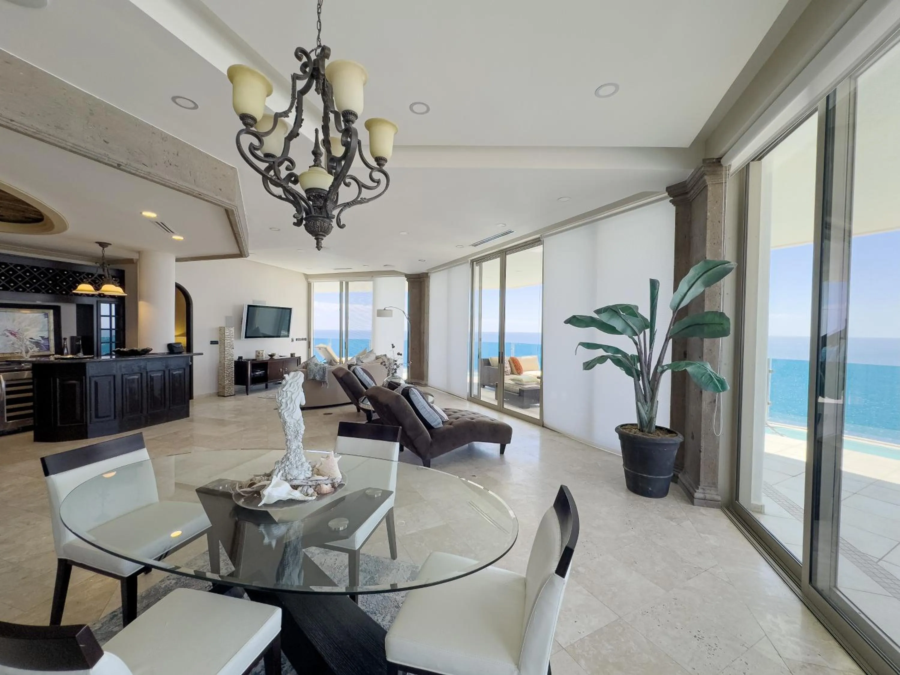 Esmeralda Beach Resort