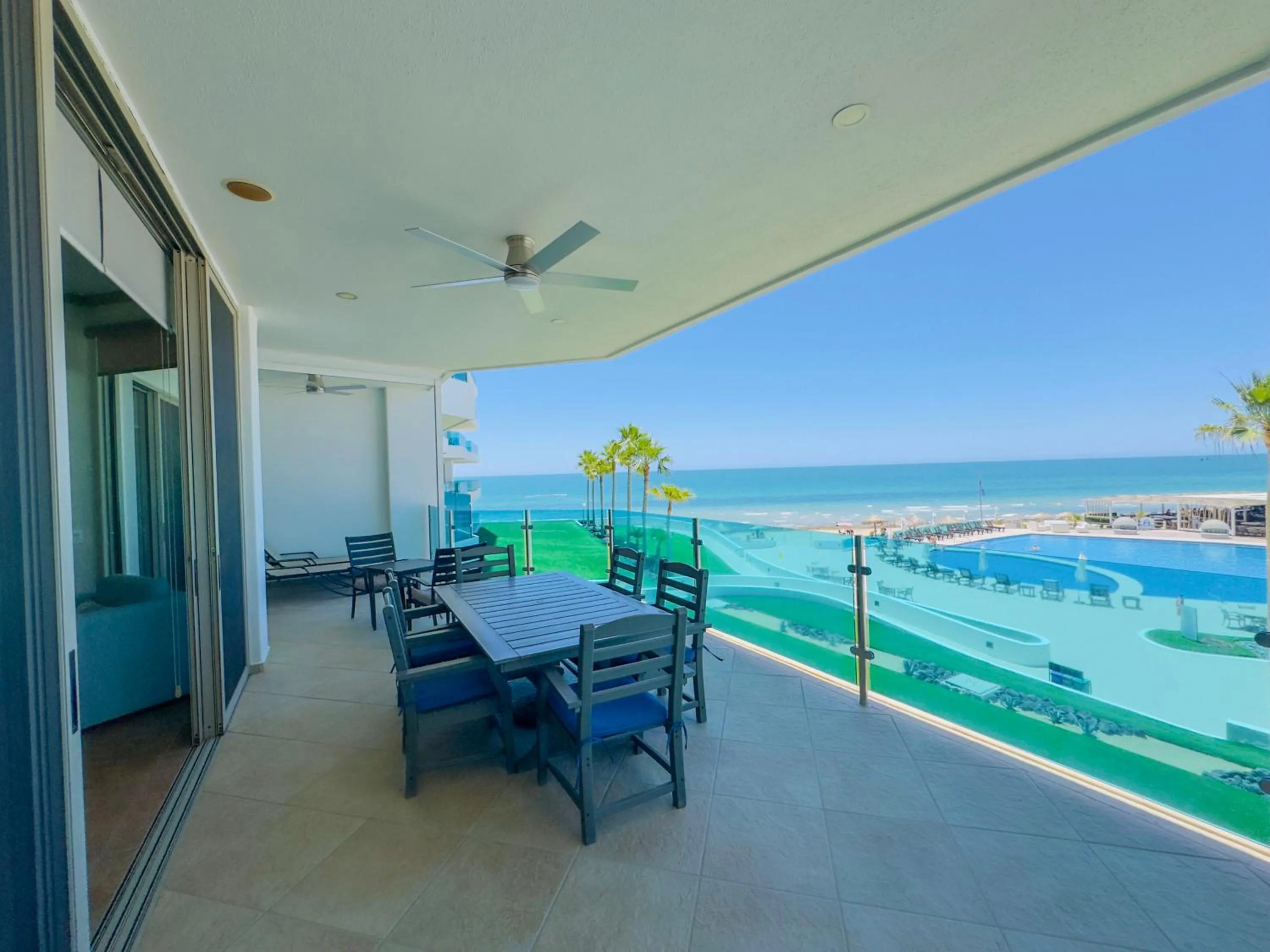 Esmeralda Beach Resort