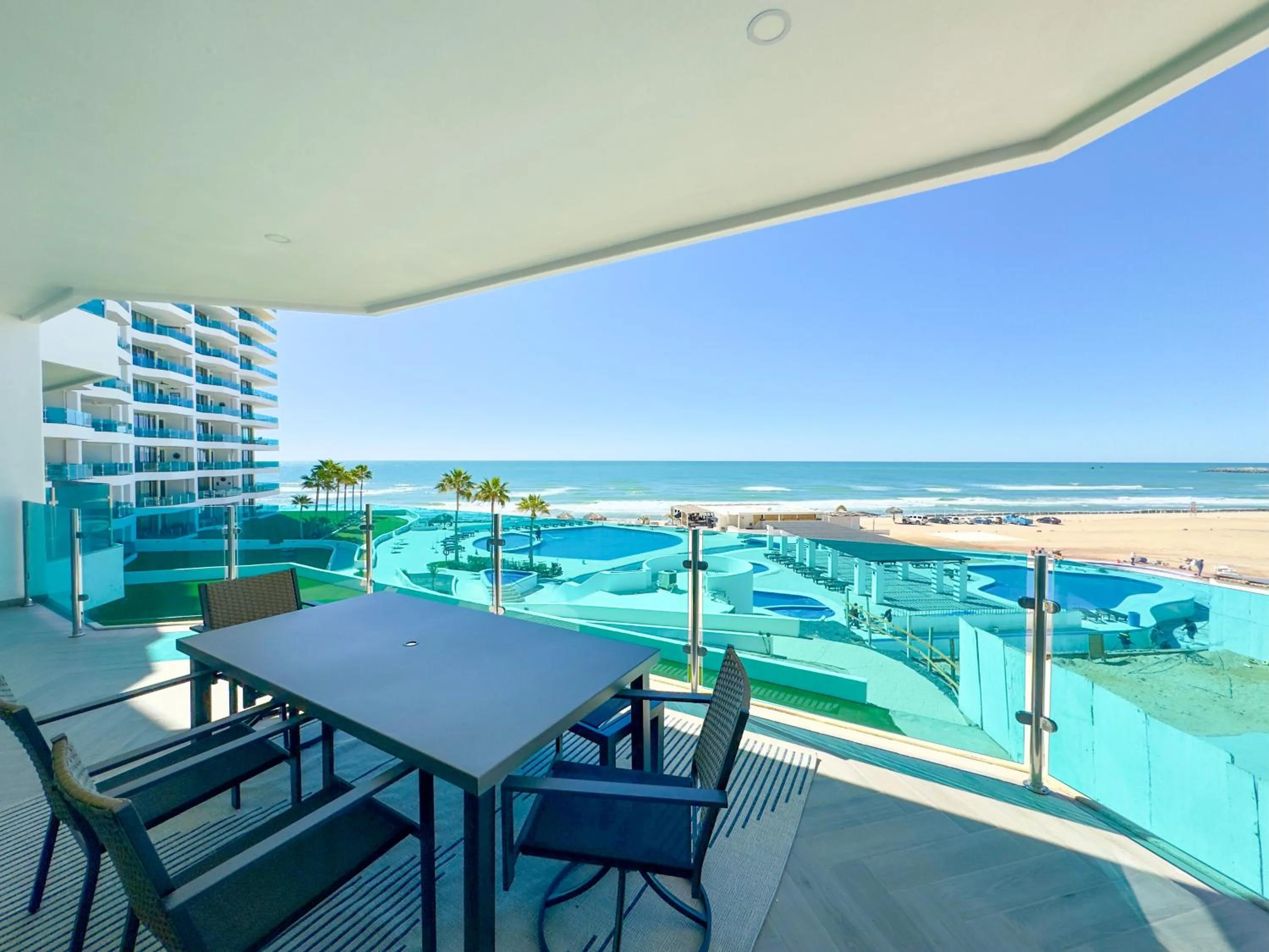 Esmeralda Beach Resort