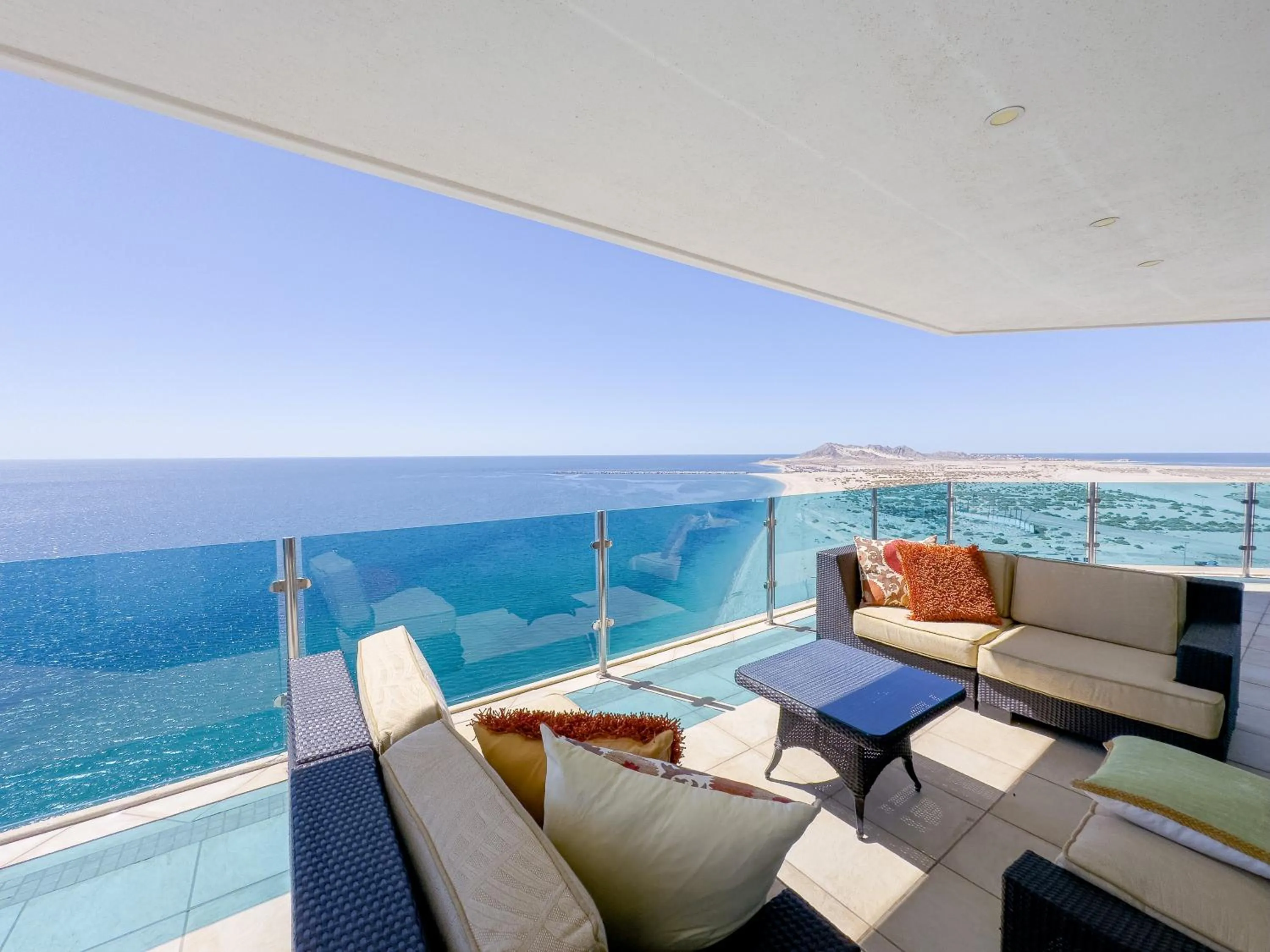 Esmeralda Beach Resort